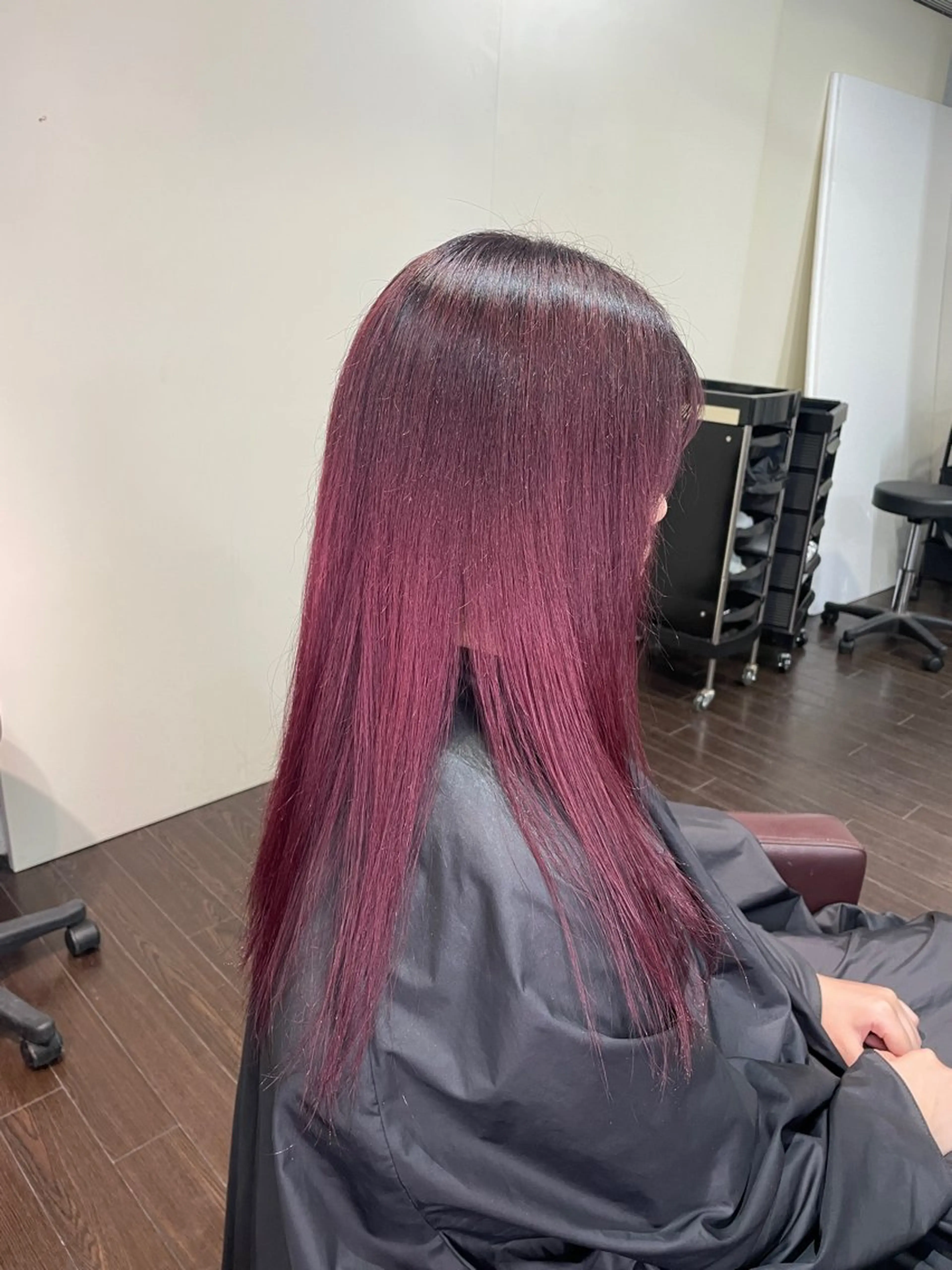 ロング カラー ボルドーカラー レッドカラー chloe 【クロエ】のヘアスタイル