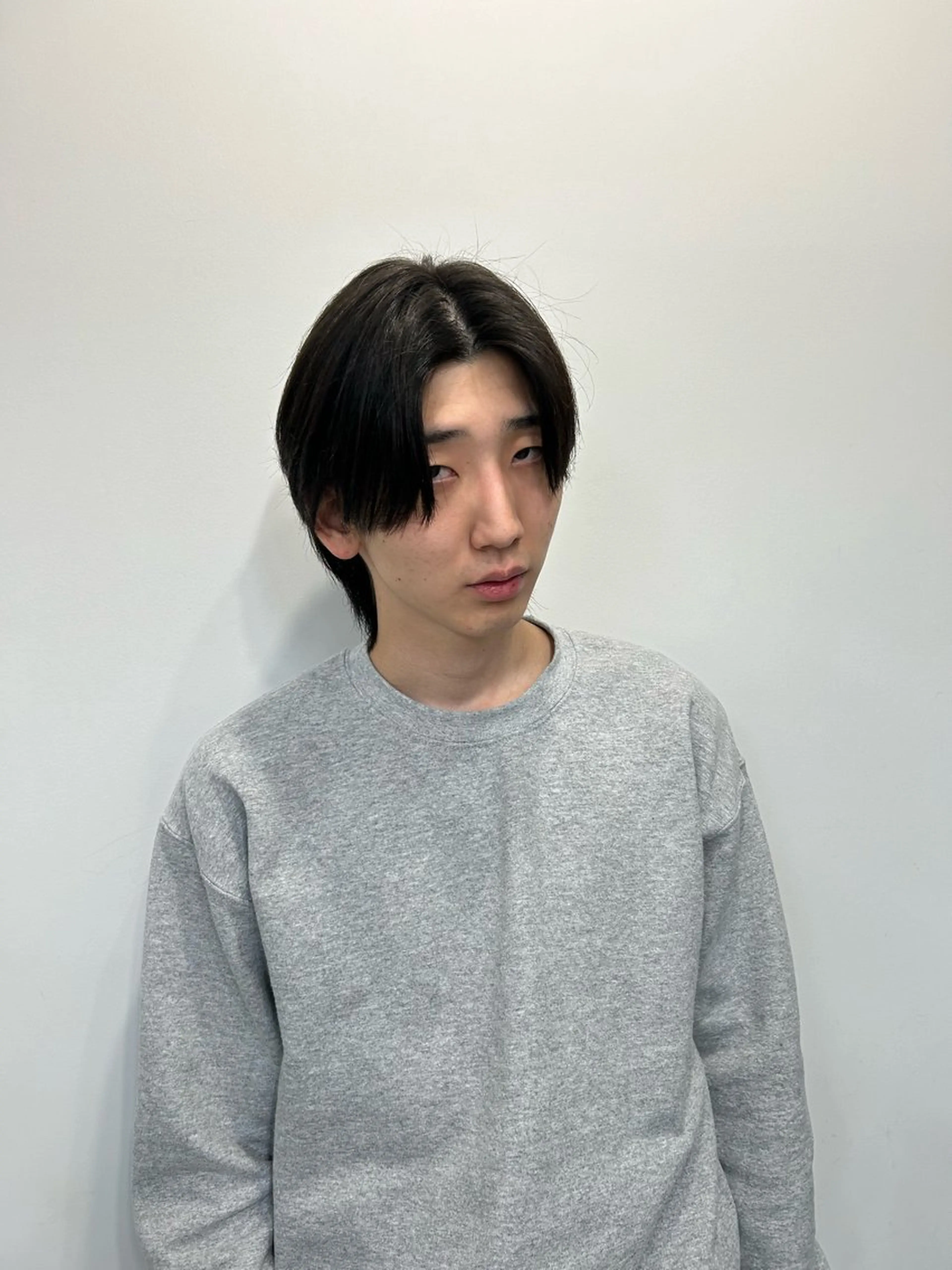 ミディアム メンズ メンズブリーチ メンズハイトーン メンズウルフカット 似合わせカット ウルフカット sunc所属・梅田l大人韓国ヘア レイヤー×艶カラーのヘアスタイル