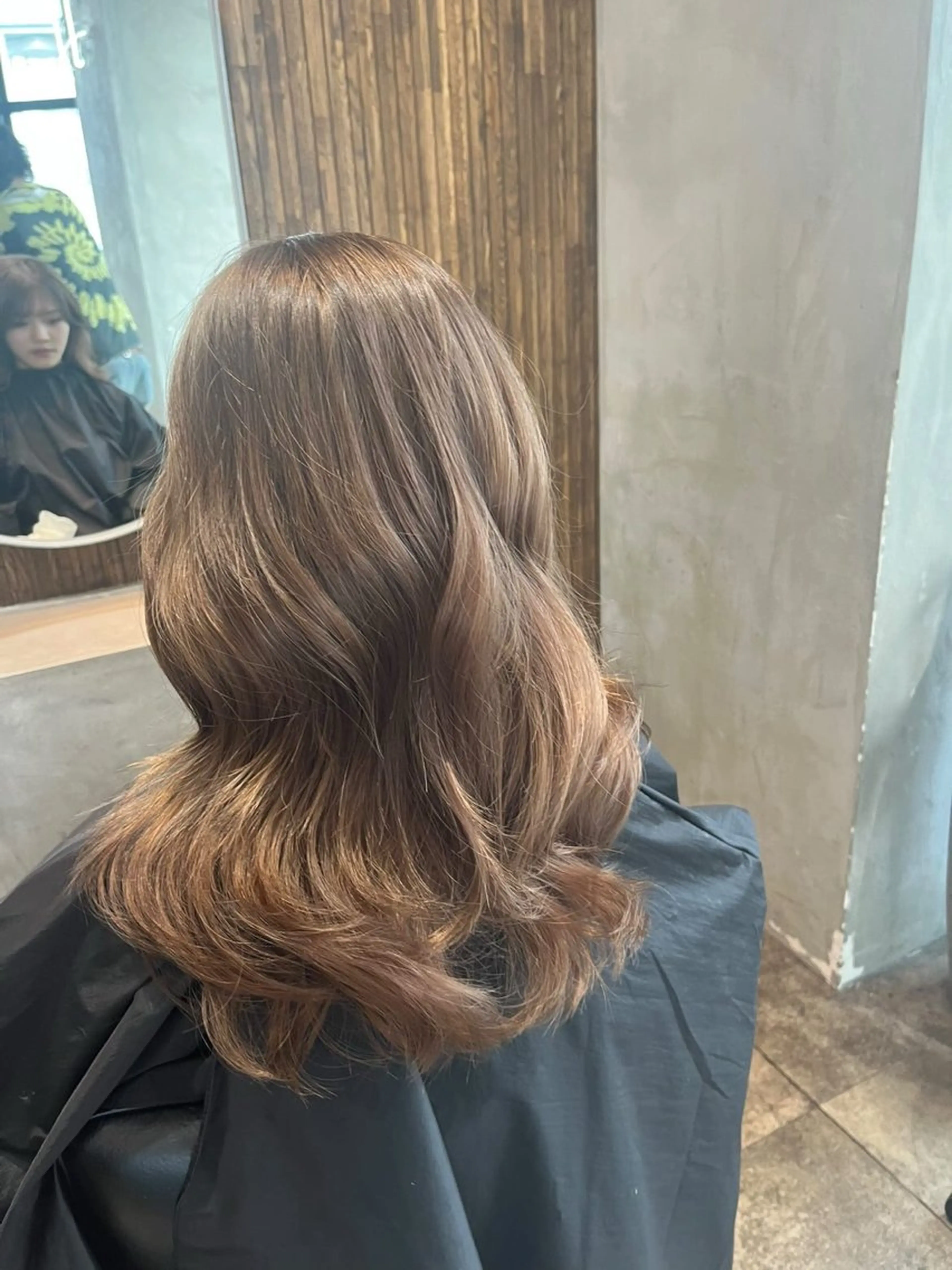 セミロング レイヤーカット 似合わせカット 渋谷/切りっぱなし レイヤー/ブリーチのヘアスタイル