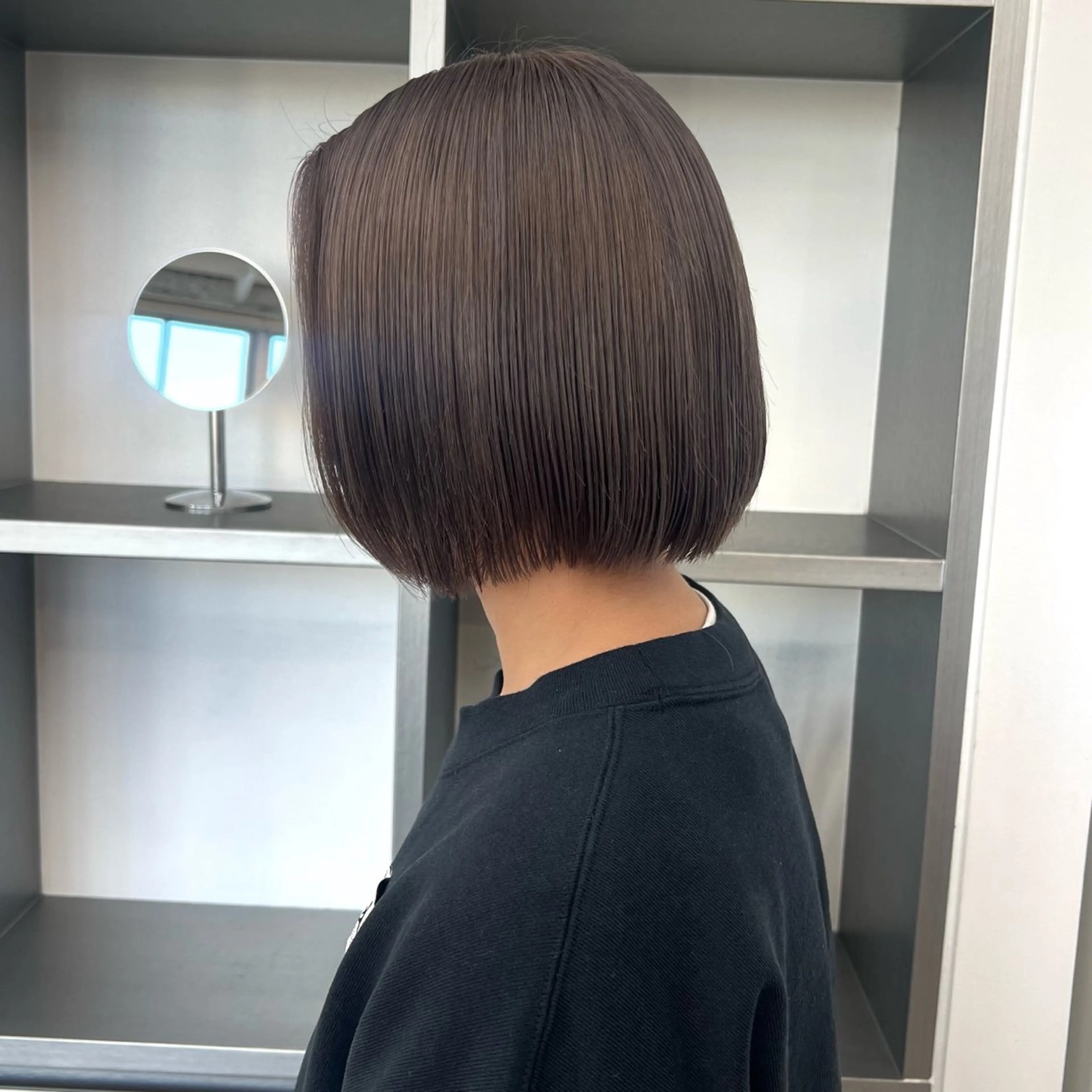 ショート カラー 透明感カラー グレージュ ボブ ヘアカラー トリートメント 🌼動き×透明感🩵 ハイトーン/ナナのヘアスタイル