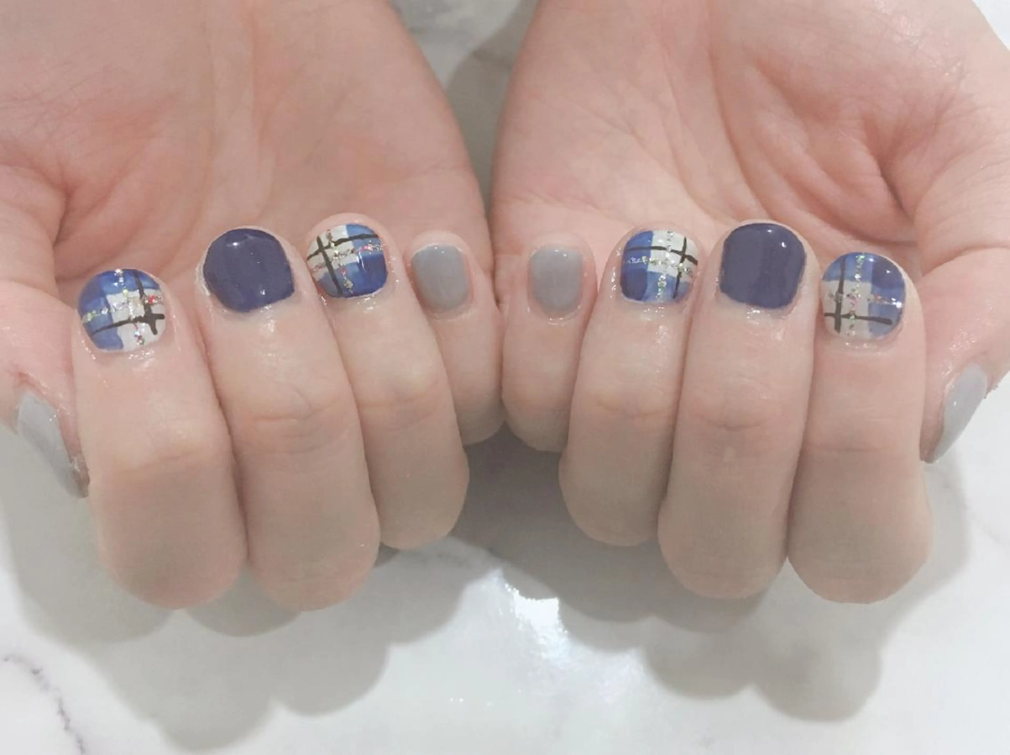 ネイル フラワーネイル ネイビー ネイル＆フラワーサロン〜Ri✦hiro〜鳥栖店所属・HIRATA RIEのネイルデザイン