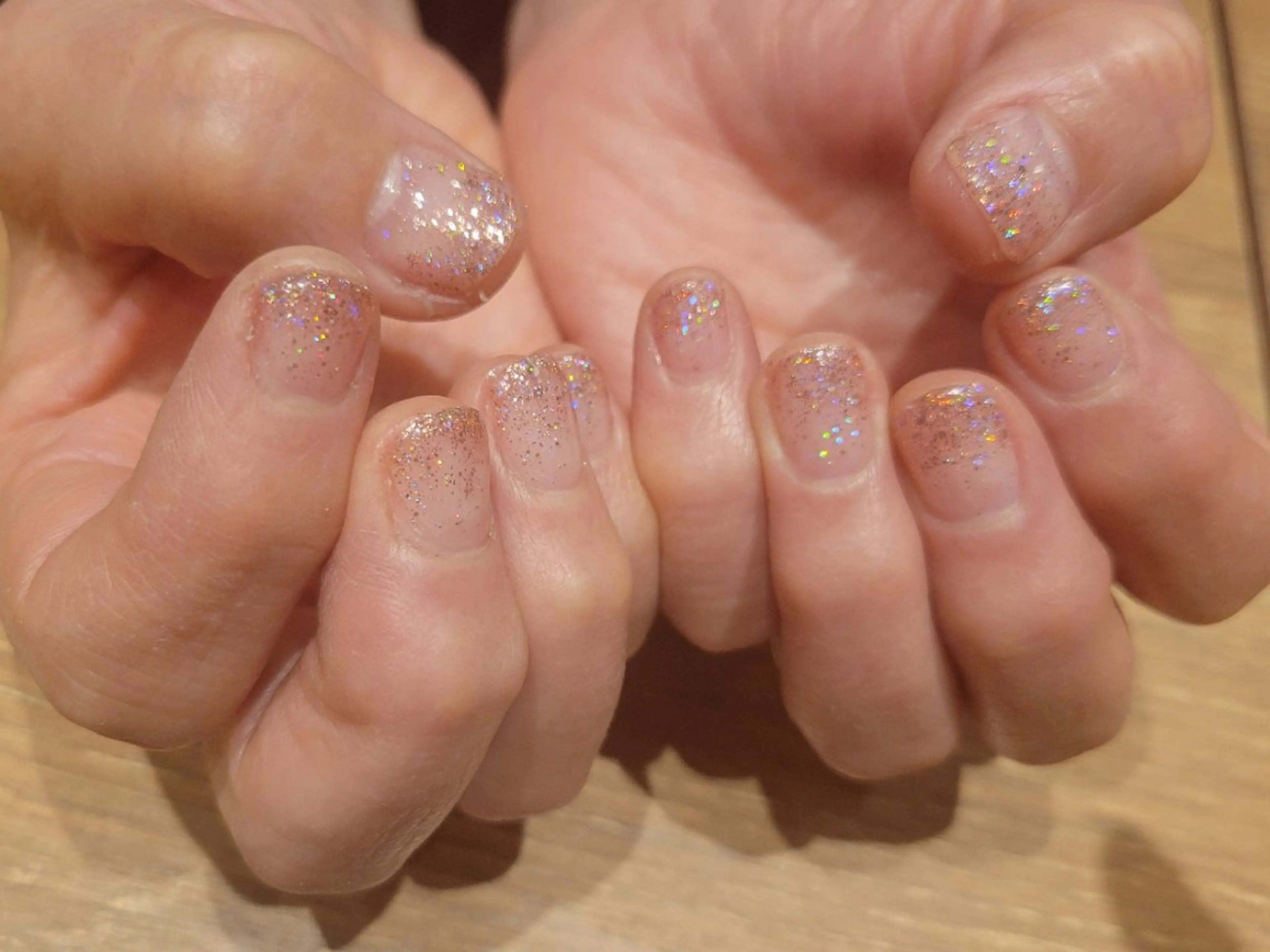 ネイル ラメ(グリッター) ラメグラデーション ハンドネイル アンビアンテ浦和店所属・アンビアンテ 🐰 大山のネイルデザイン