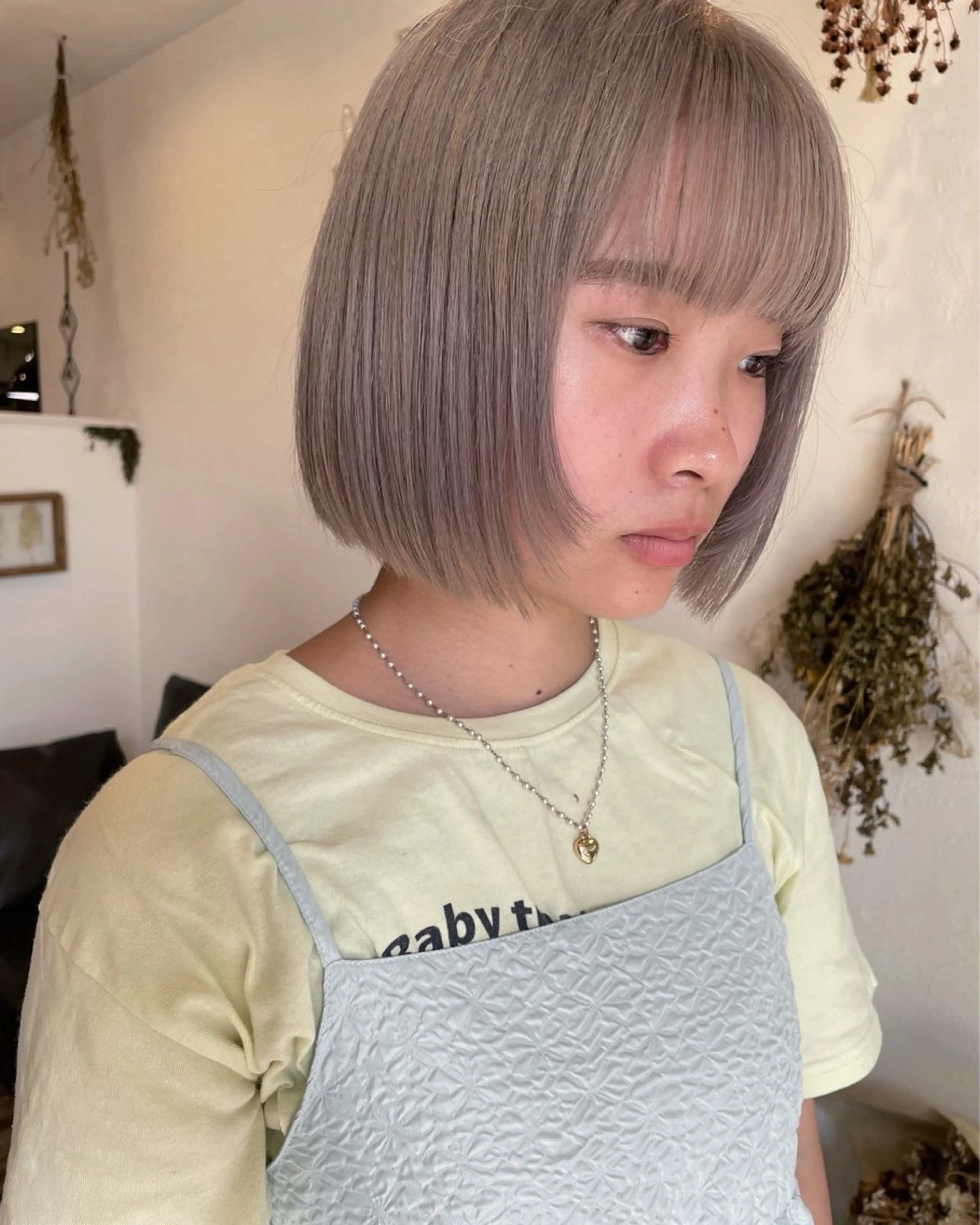 ショート カラー ハイトーンカラー 顔まわりレイヤー レイヤーカット ヘアカラー m ā l o.🌷 サカモトマイコのヘアスタイル