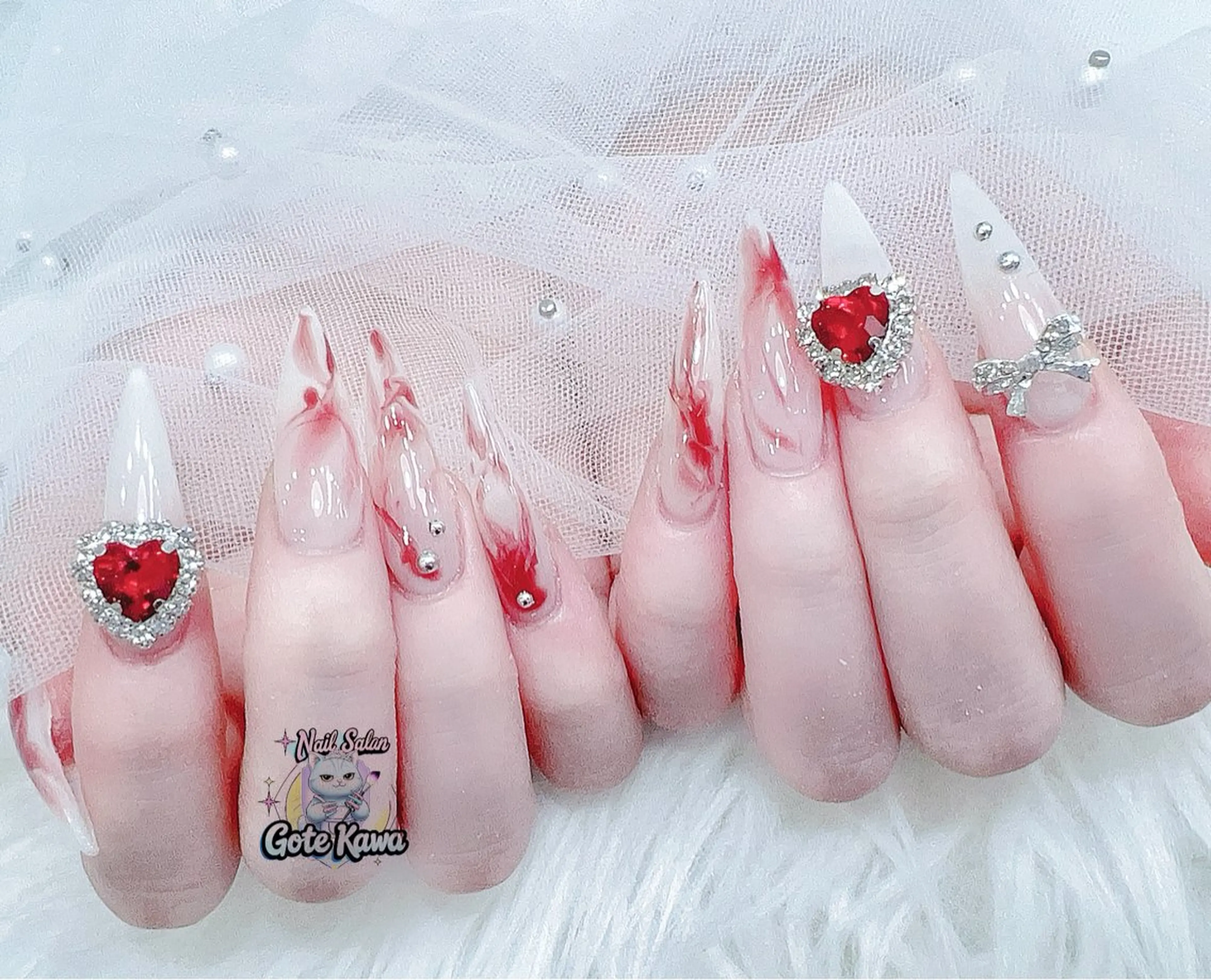 ネイル アートネイル キラキラネイル スカルプネイル ハンドネイル ハンドケア GOTE KAWA Nail Salon(ゴテかわ)所属・Gote Kawa nail salonのネイルデザイン