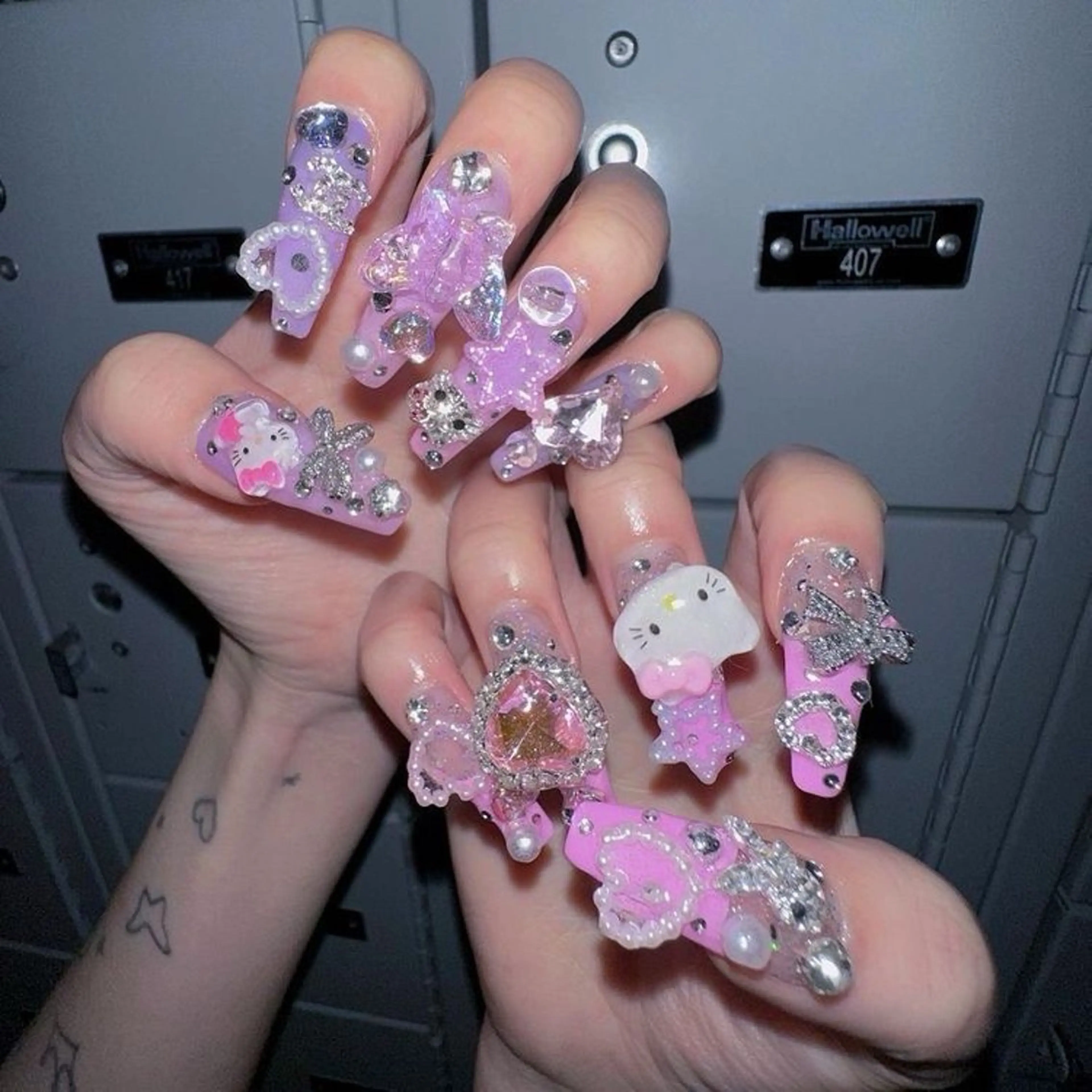 ネイル マグネットネイル ピンク ネイルチップ 冬ネイル Lee Nailsのネイルデザイン