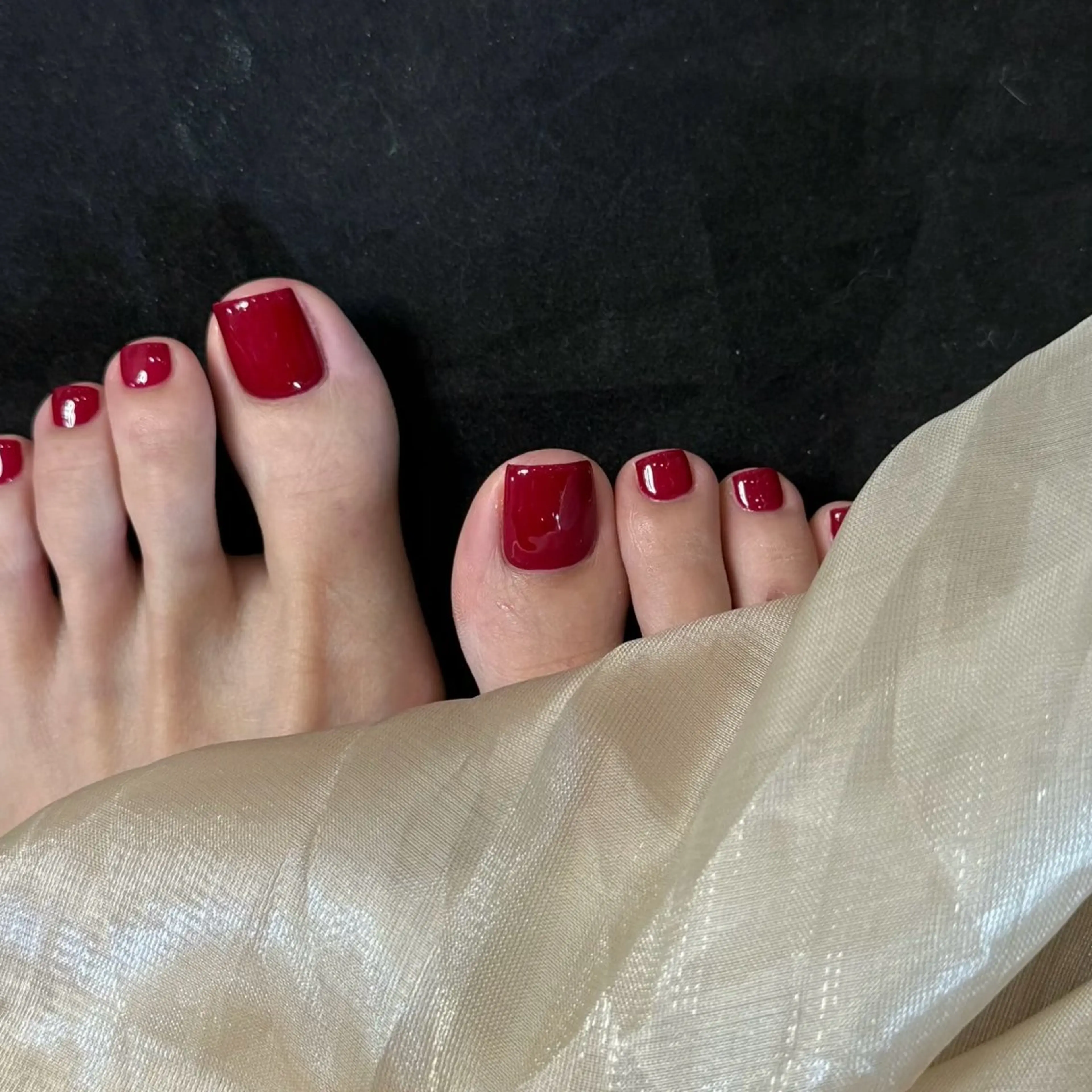 全員様🦶：他店オフ+ケア＋角質除去、3色までカラー選べれる（フラッシュラメもOK）+スワロ10粒（親指）。の写真