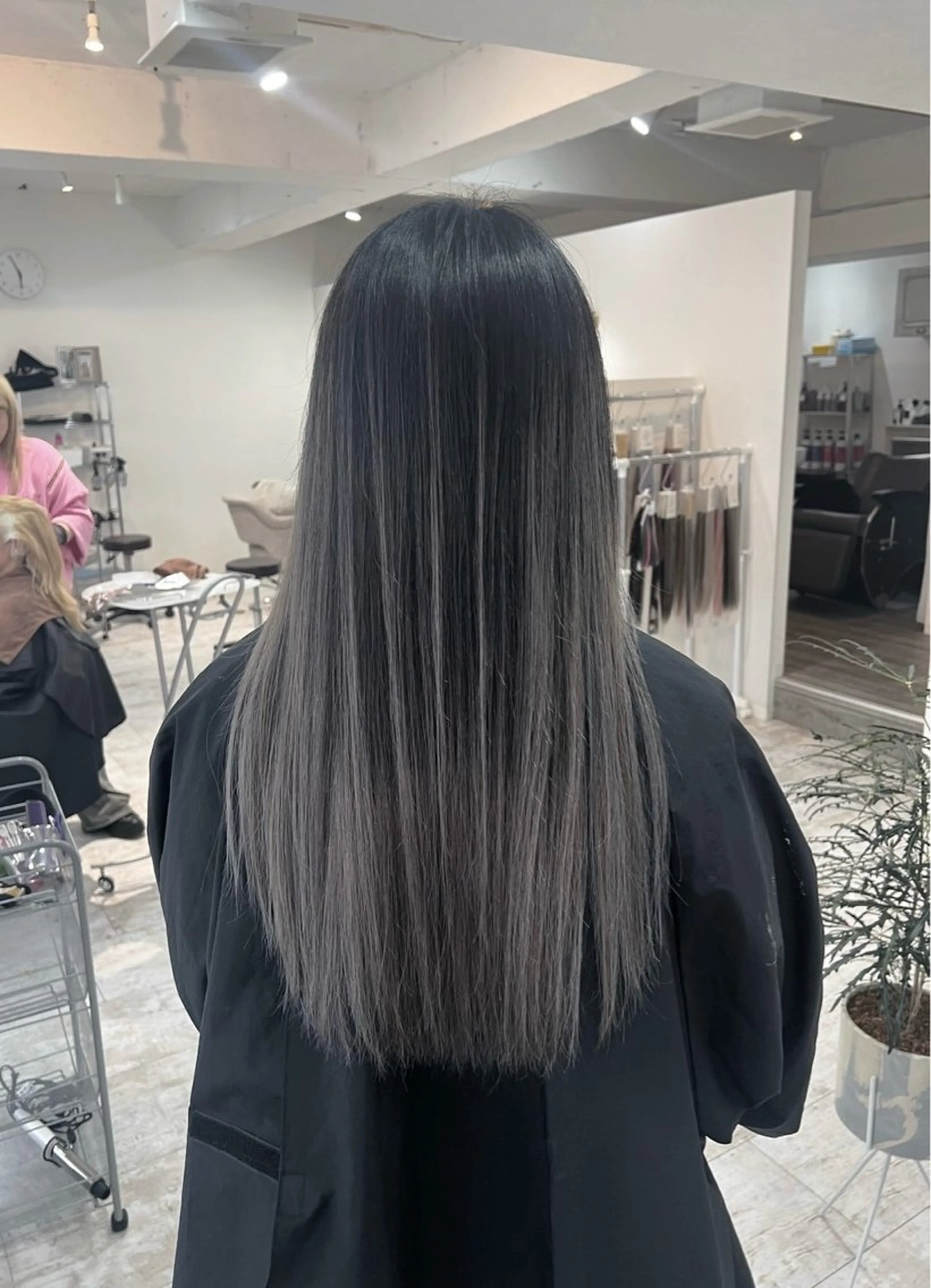 ロング カラー バレイヤージュ グレージュ レイヤーカット ヘアカラー トリートメント ROBIN所属・指名数No.1 /NAOYAのヘアスタイル