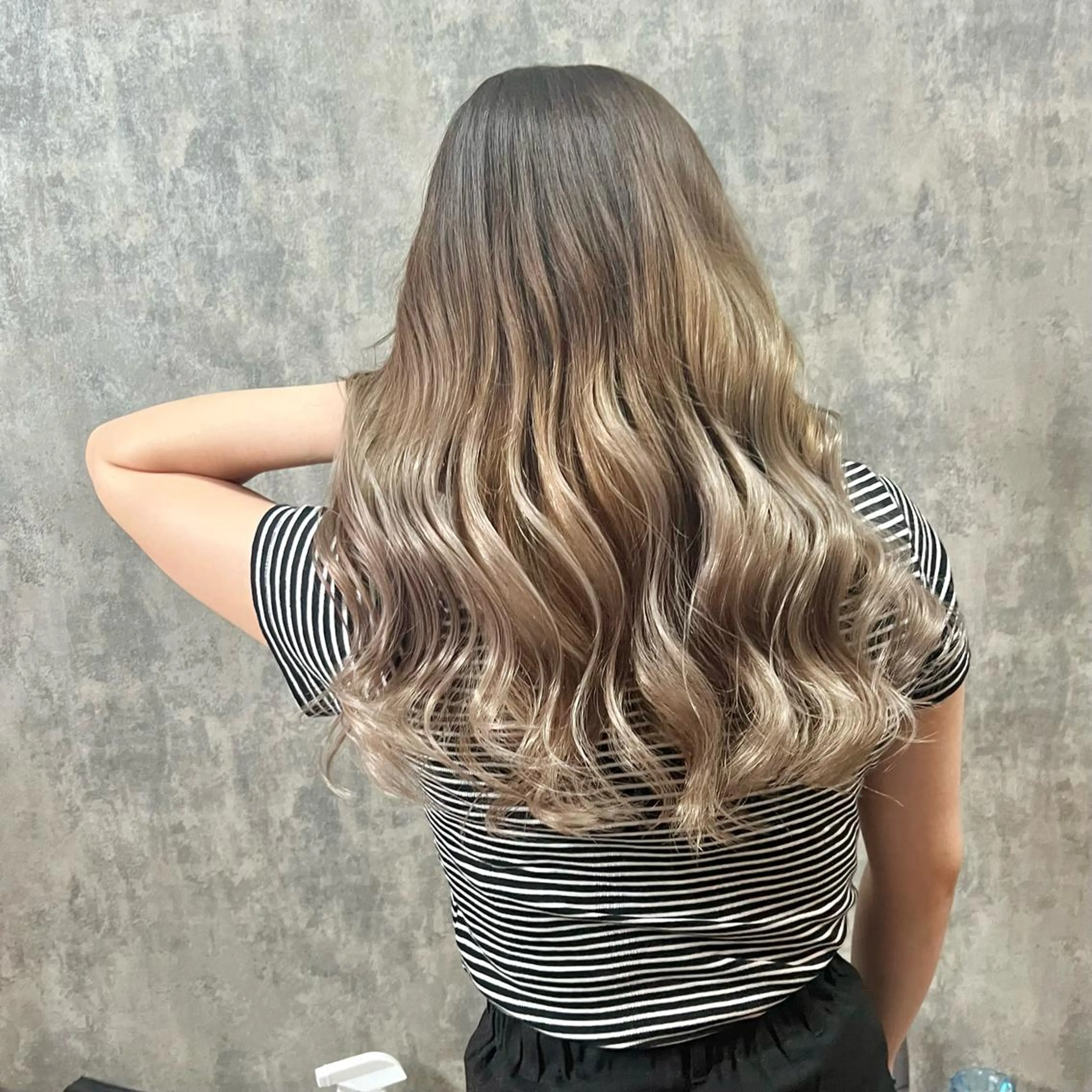 セミロング カラー ブリーチ ハイトーンカラー ChuDuck所属・🐮ChuDuck 代表 SHOTA🐮のヘアスタイル