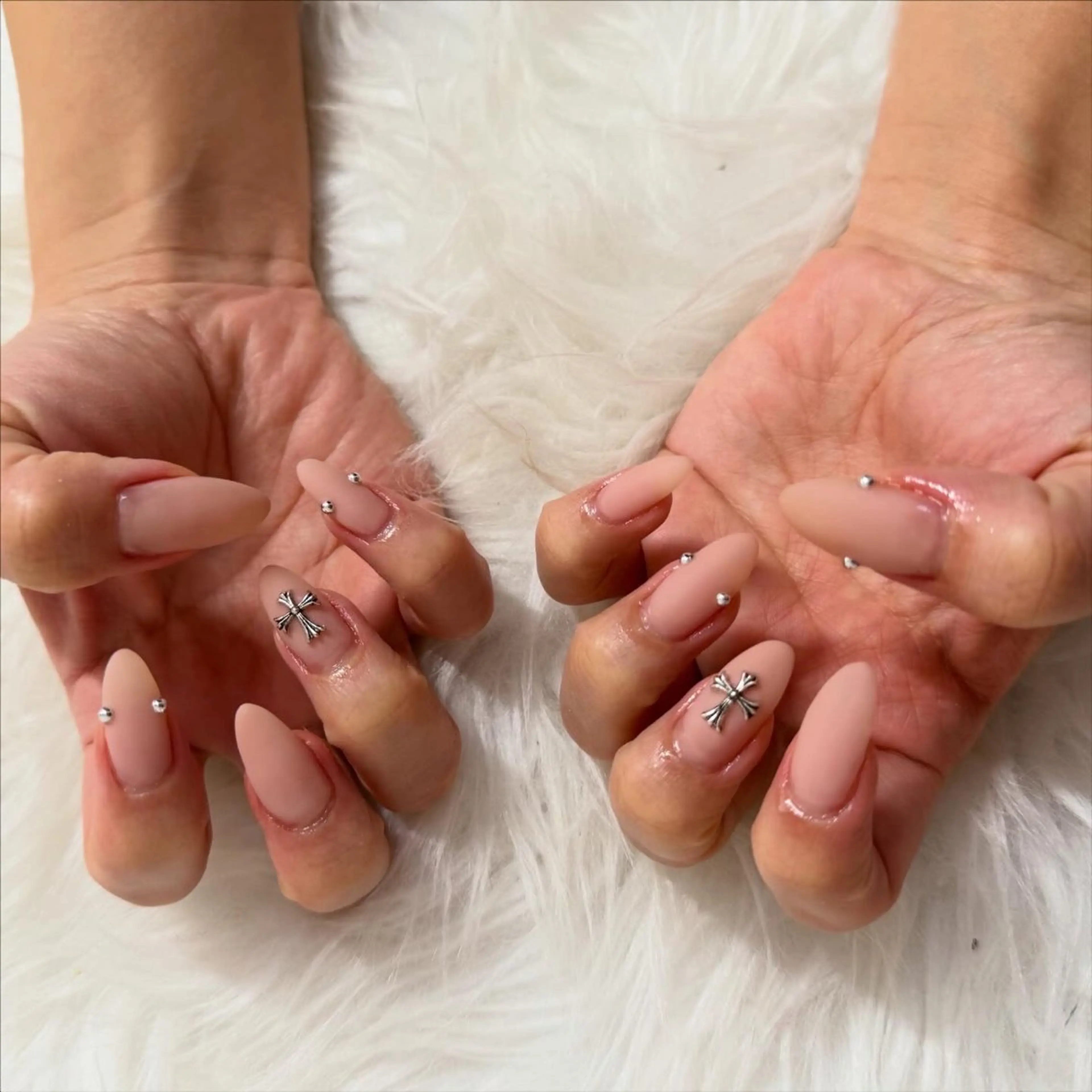 セミロング ハンドネイル mao .のネイルデザイン