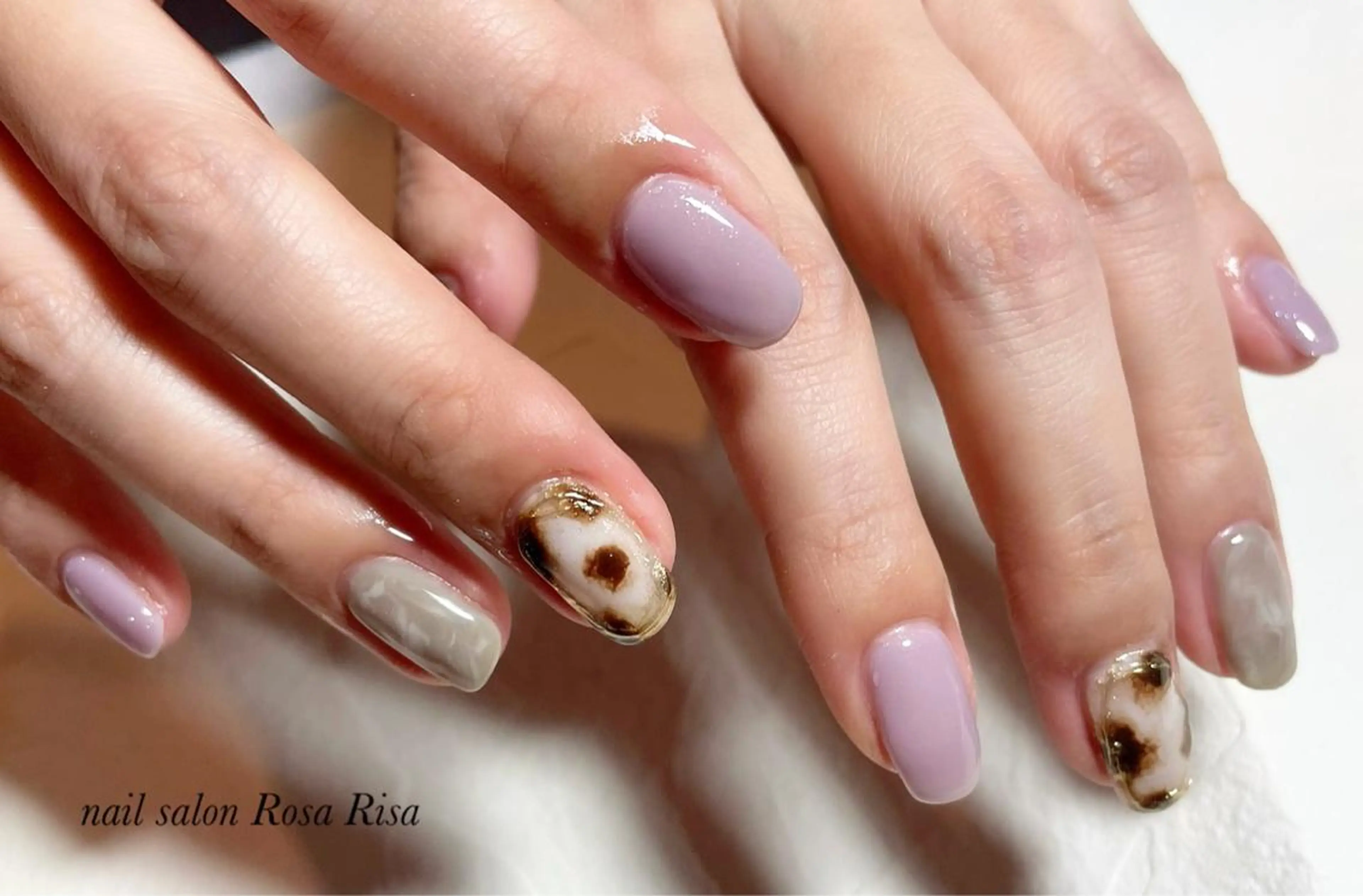 ミディアム ネイル ネイルスタジオ シェイクユアハンズのネイルデザイン