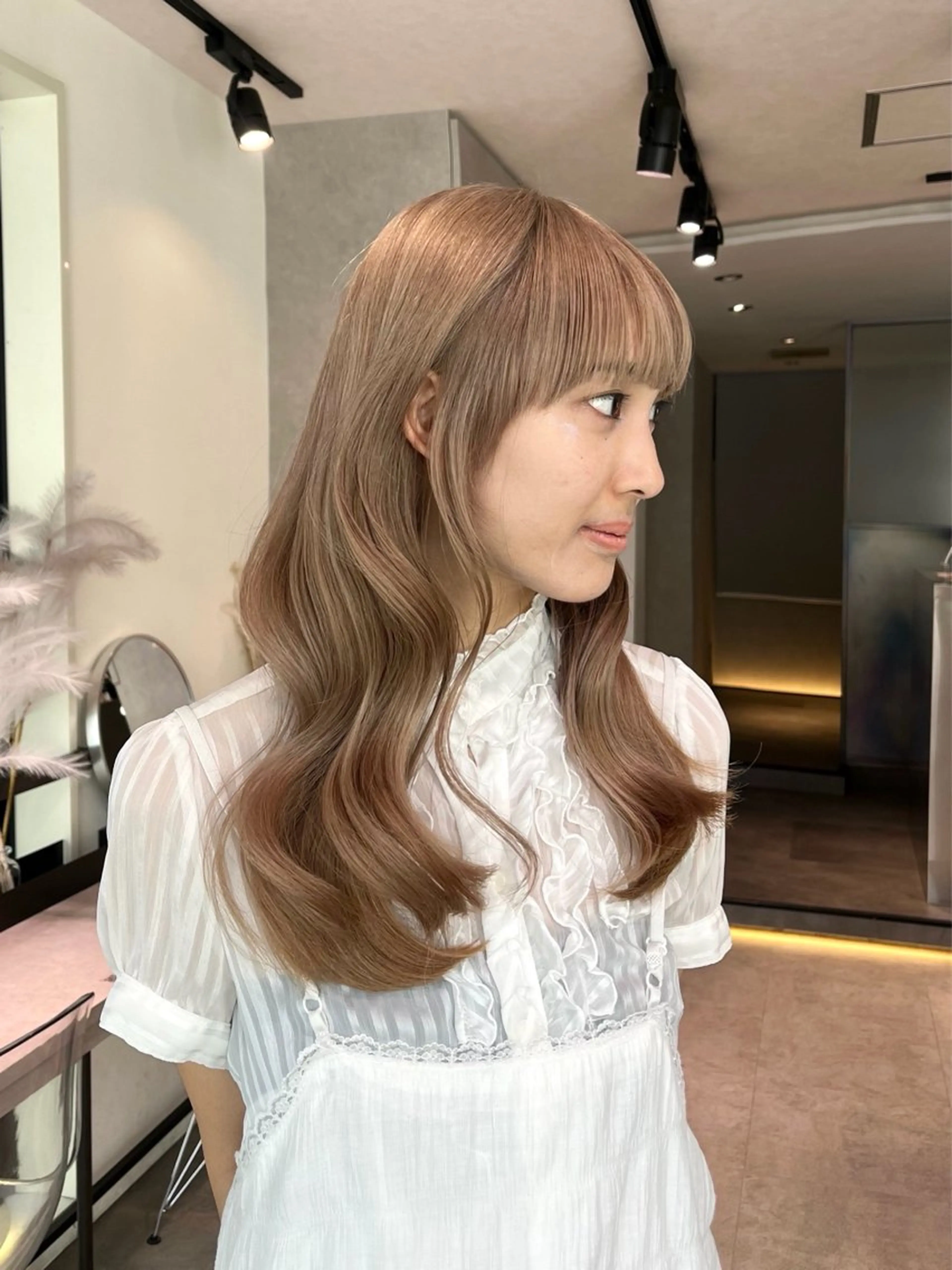 ロング カラー ブリーチ デザインカラー ハイトーンカラー Qin所属・ルーツカラー 🌟  ミキのヘアスタイル