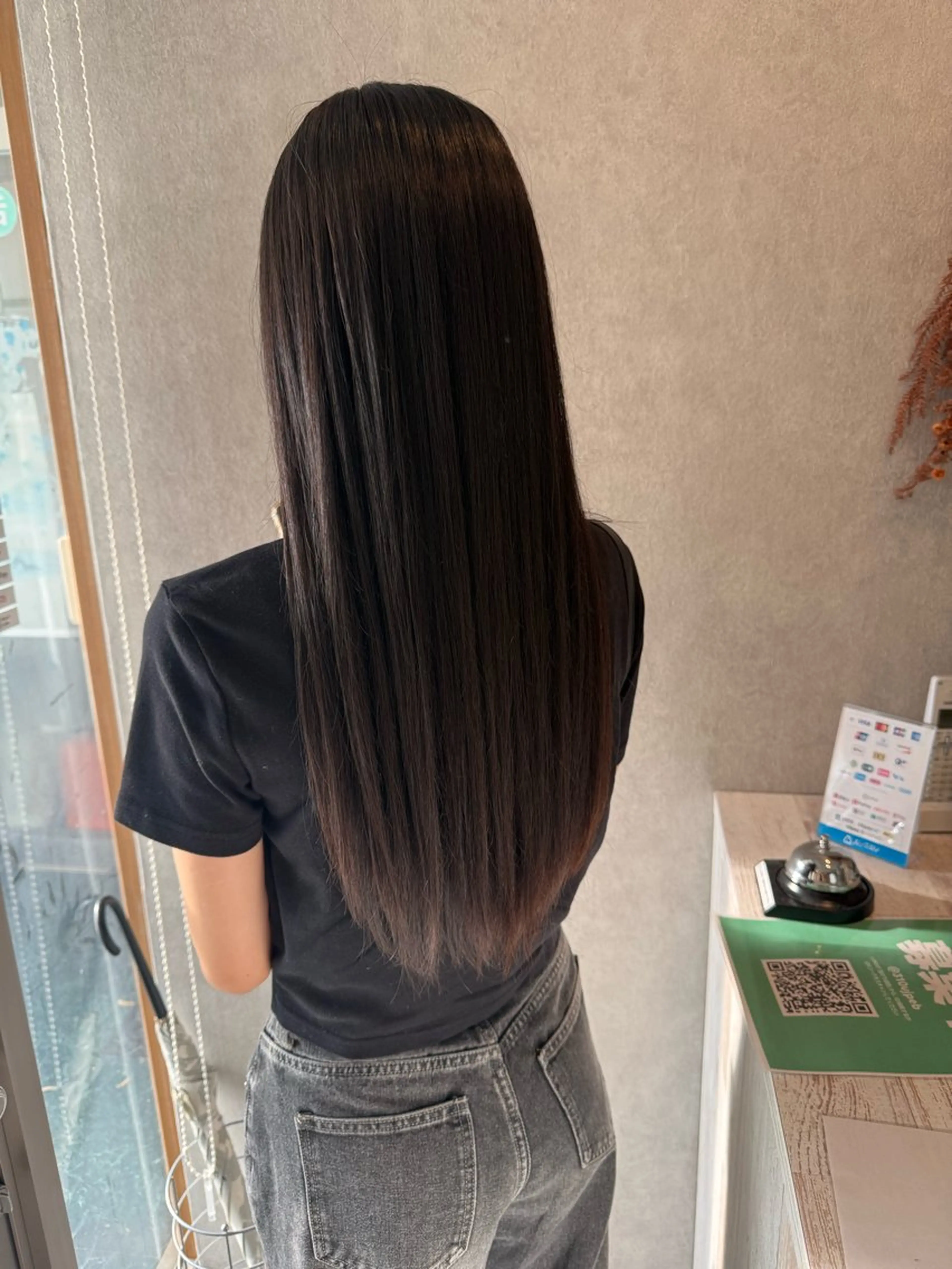 ロング 伸ばしかけ ロング 酸性ストレート カット 縮毛矯正 トリートメント Bish Yanaのヘアスタイル