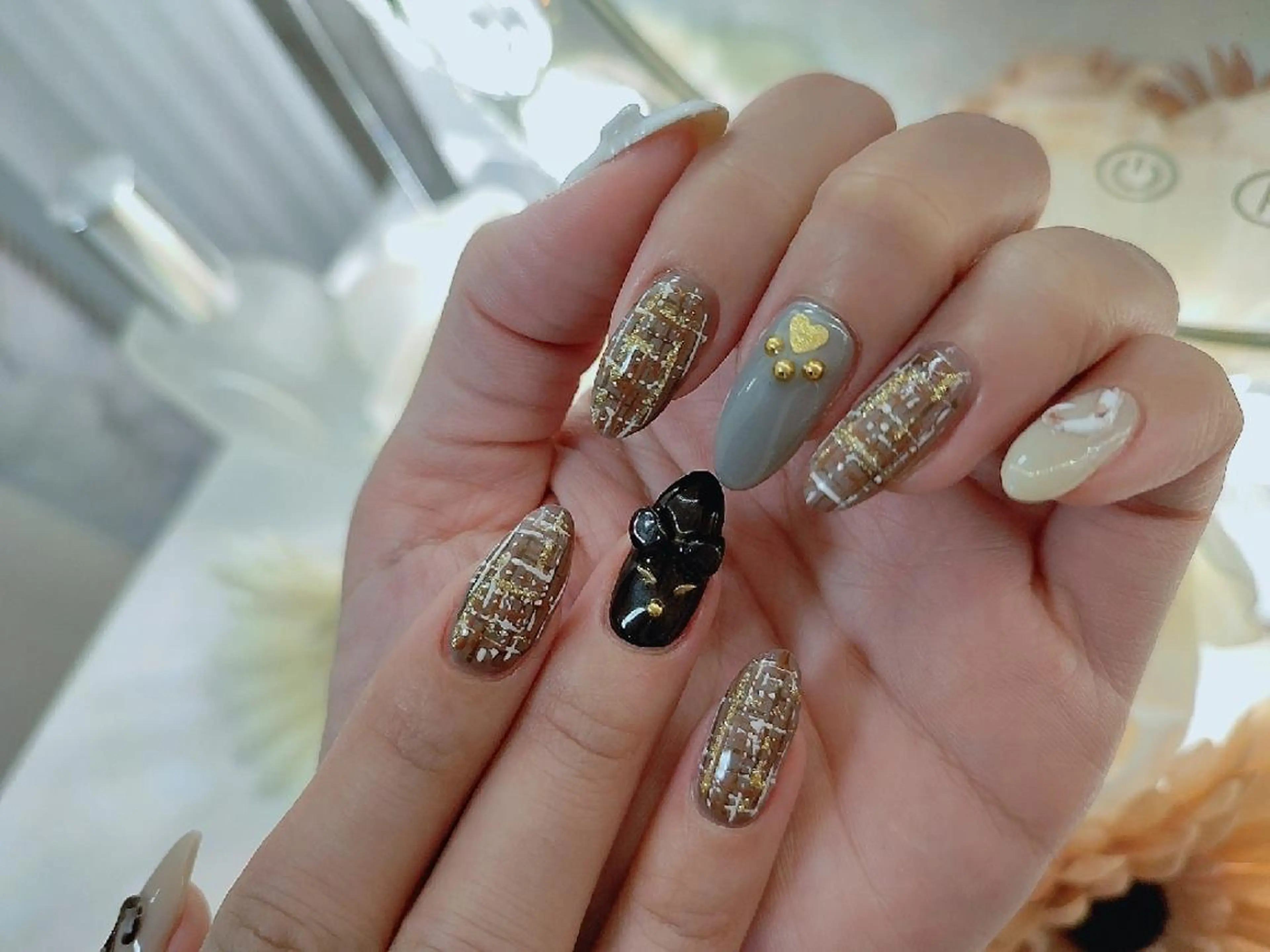 ネイル ハンドネイル RUNWAY 　　の眉毛・アイブロウイメージ