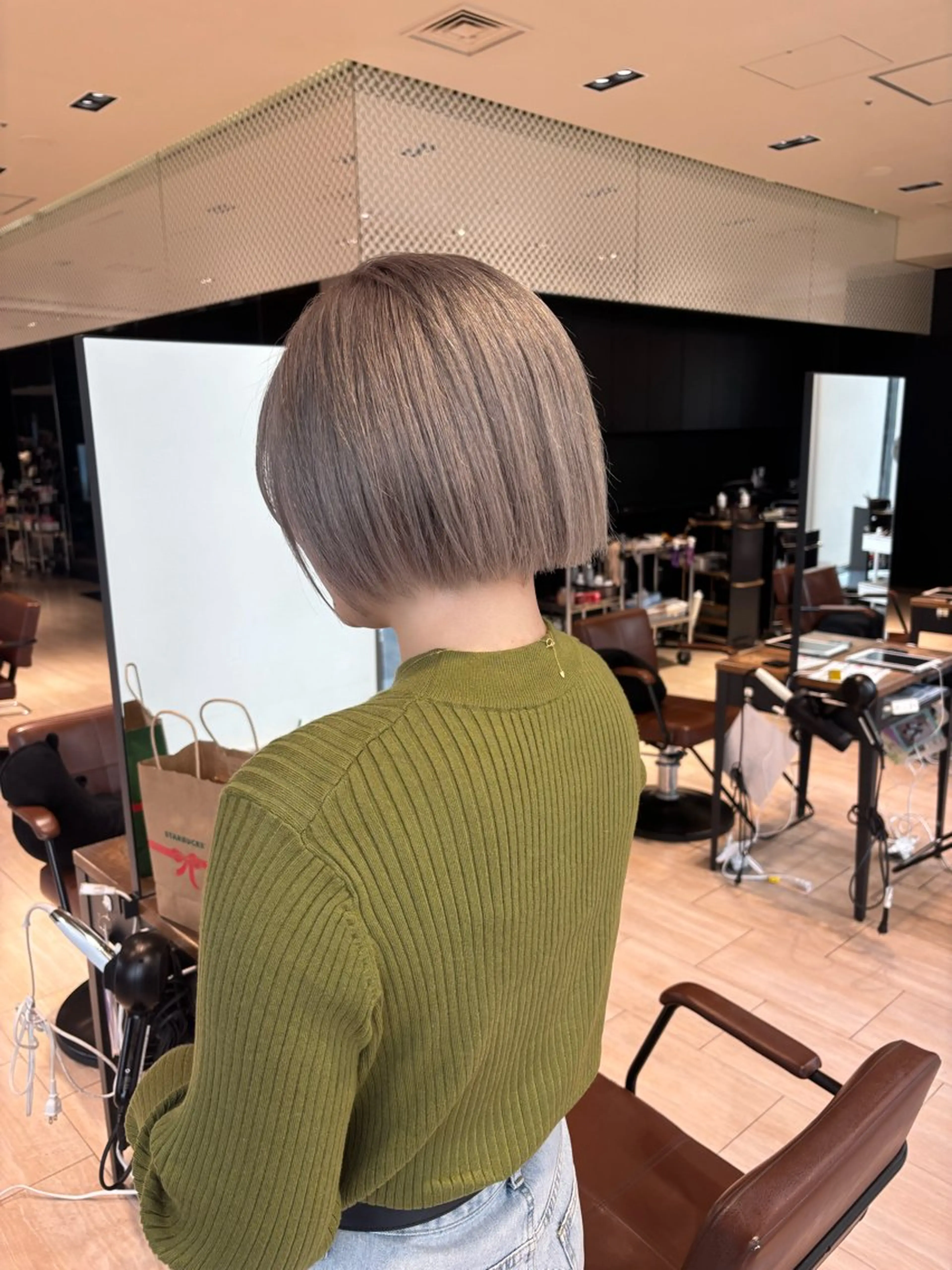 ショート カラー ヘアカラー トリートメント SHION/銀座 まとまるカット🩵のヘアスタイル