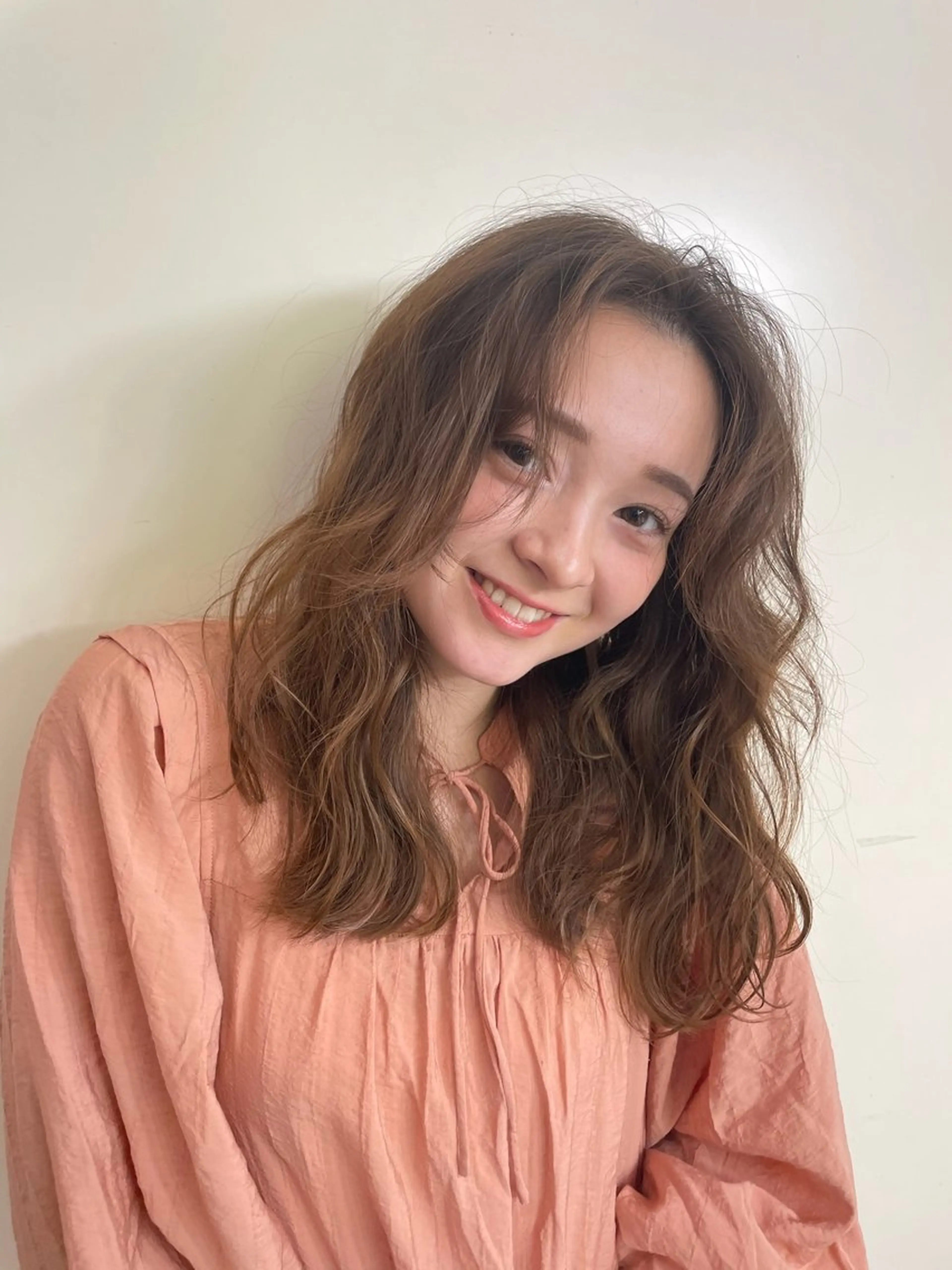 ミディアム カラー パーマ コテ巻き/パーマ/艶 透明感/荻原凜太郎のヘアスタイル