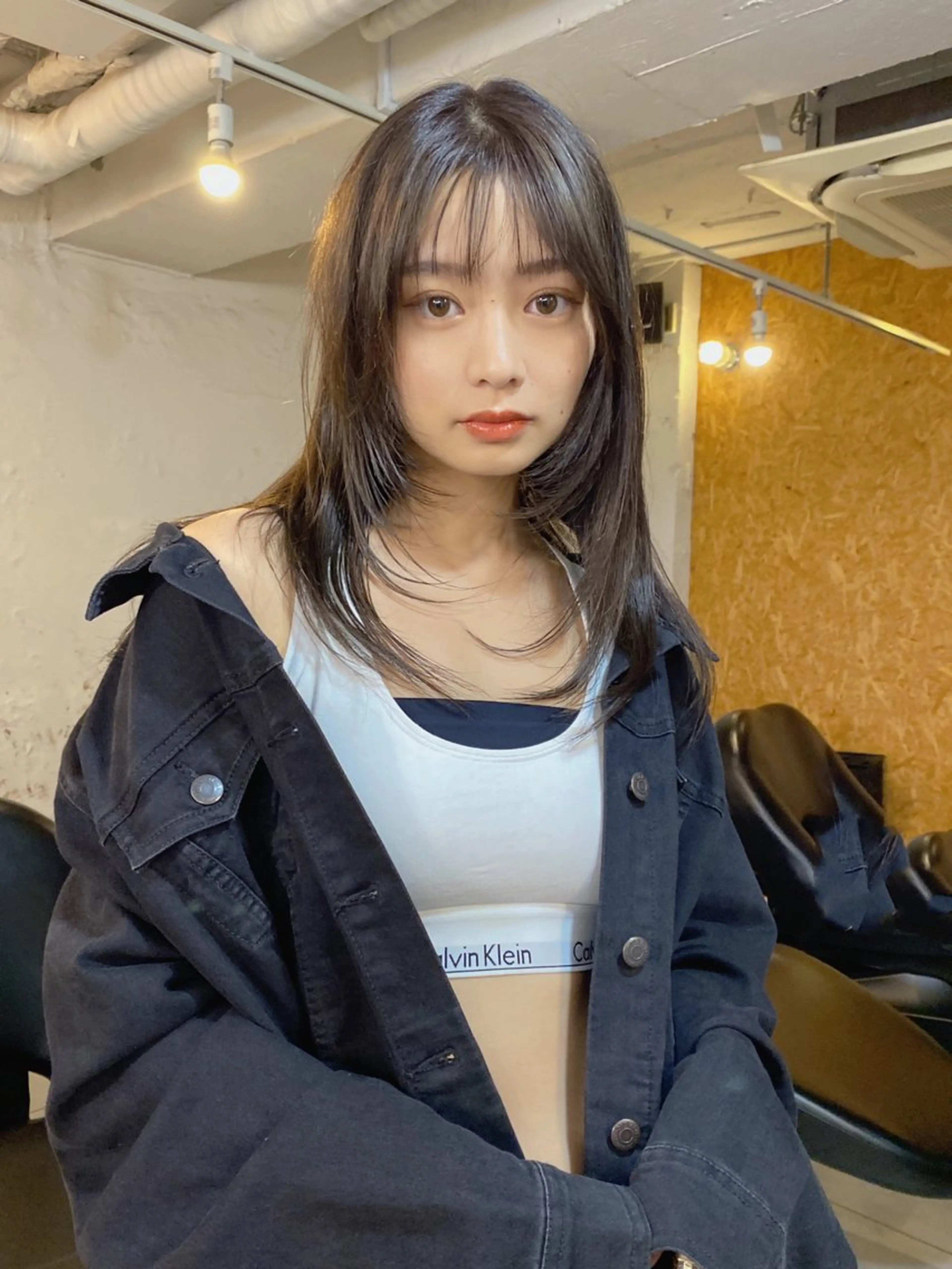 セミロング カラー レイヤー　べージュ 白石研太のヘアスタイル