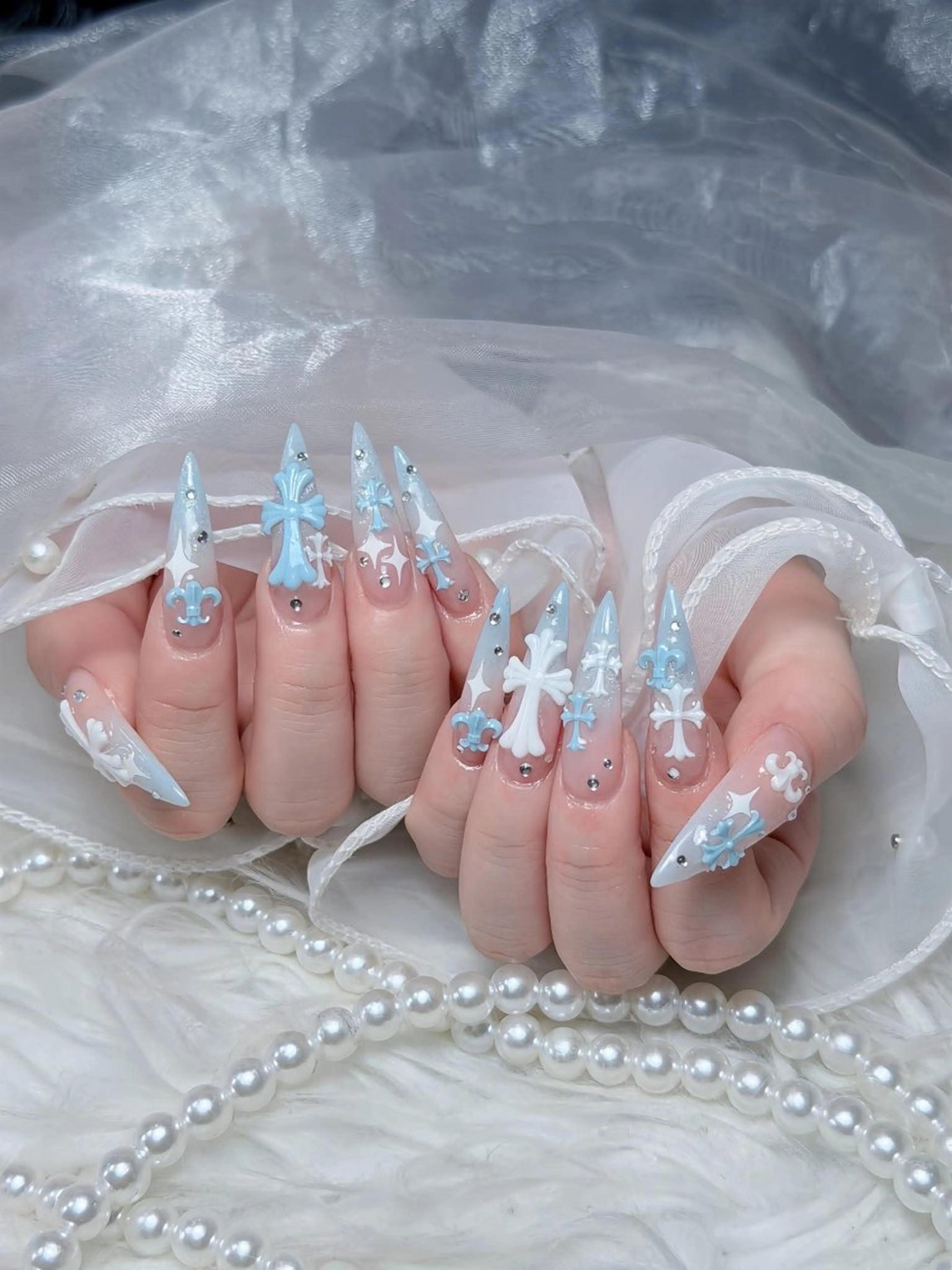 ネイル チークネイル ドット フレンチネイル グラデーション ハート ハンドネイル Julli NailStudioのネイルデザイン