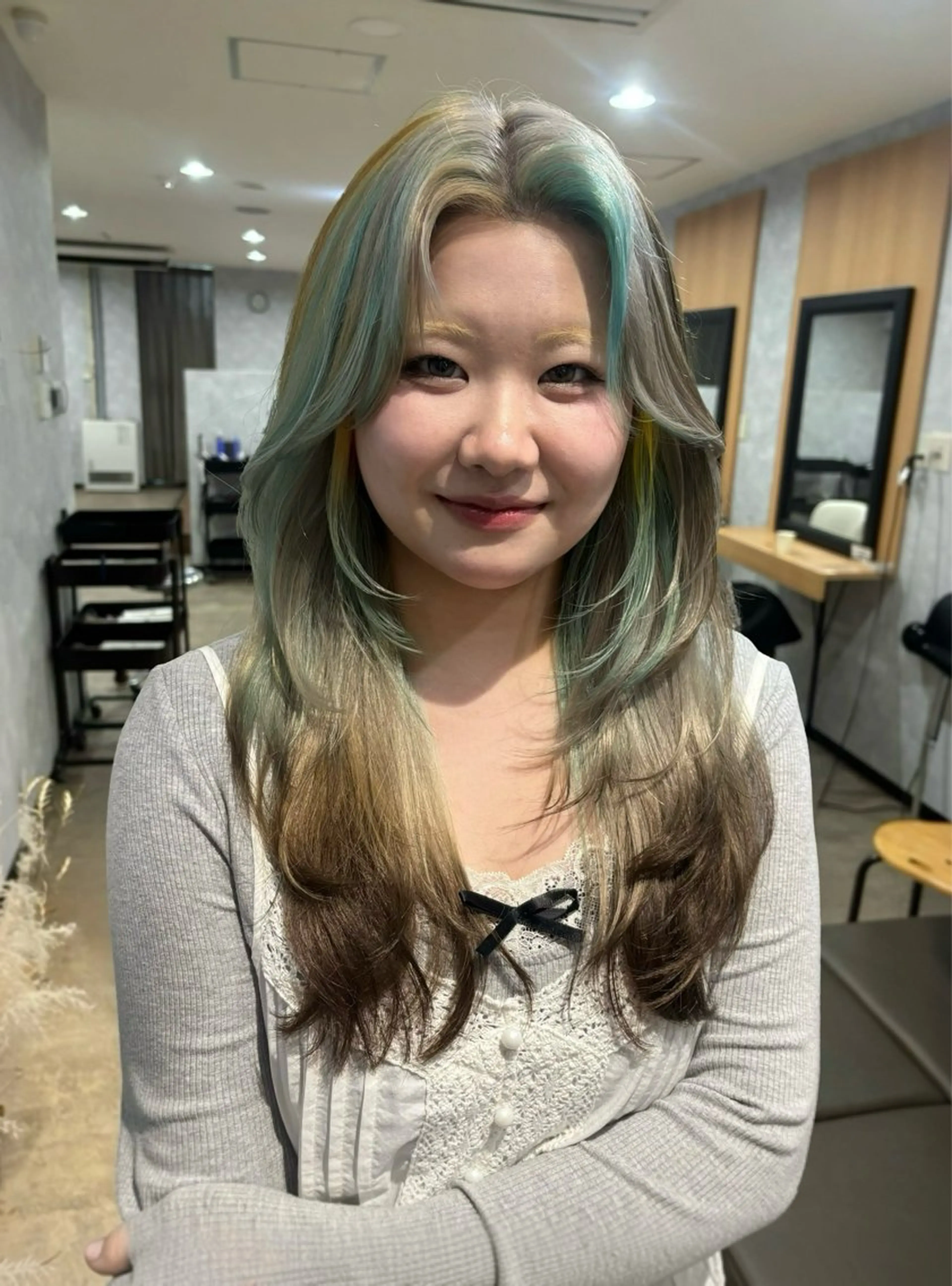 ロング カラー カット ヘアカラー トリートメント 🌐NATSUMI 🌐【寒色カラー】のヘアスタイル