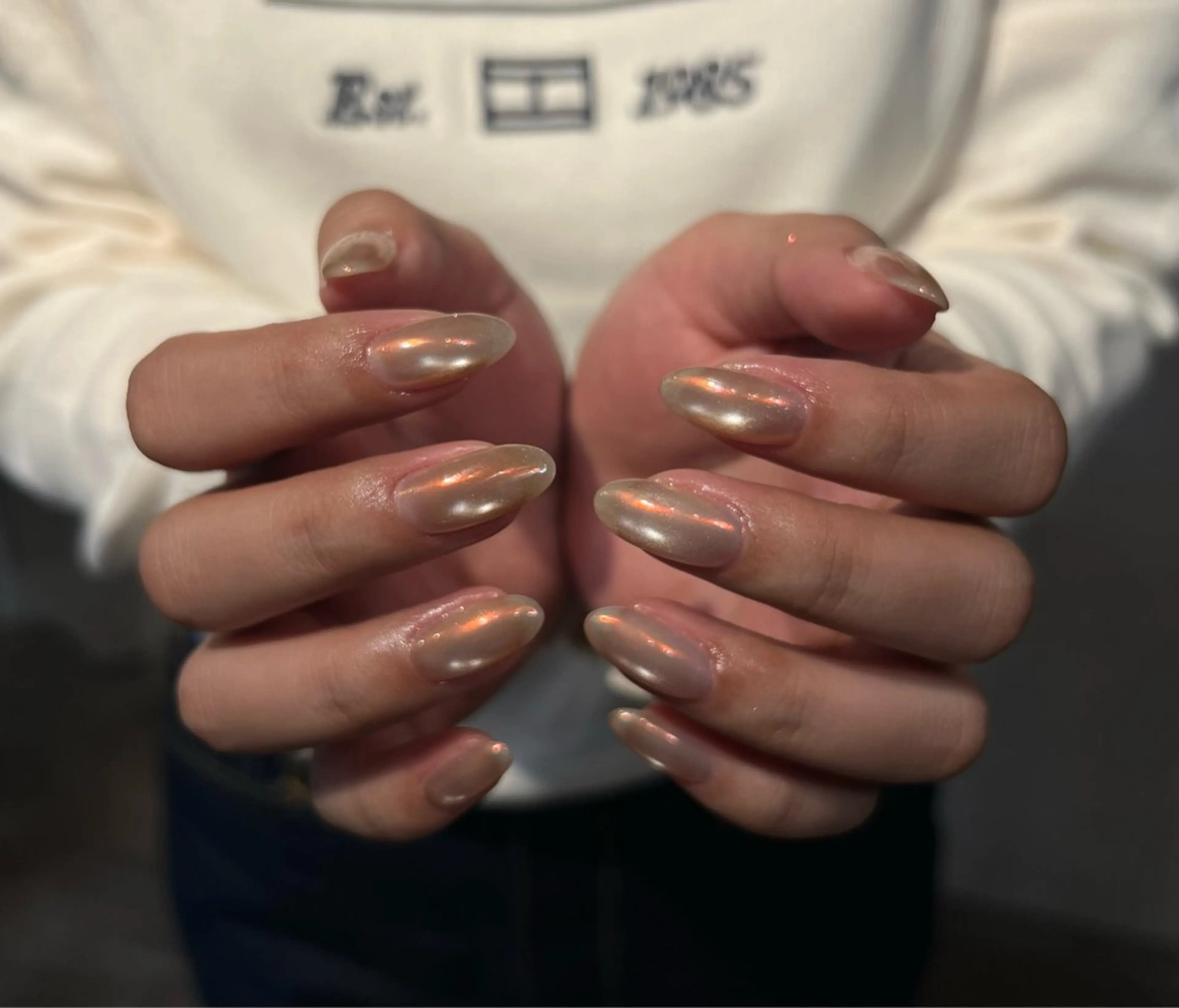 ネイル オーロラネイル 金木犀　札幌駅前店所属・金木犀ネイルサロン 三浦のネイルデザイン