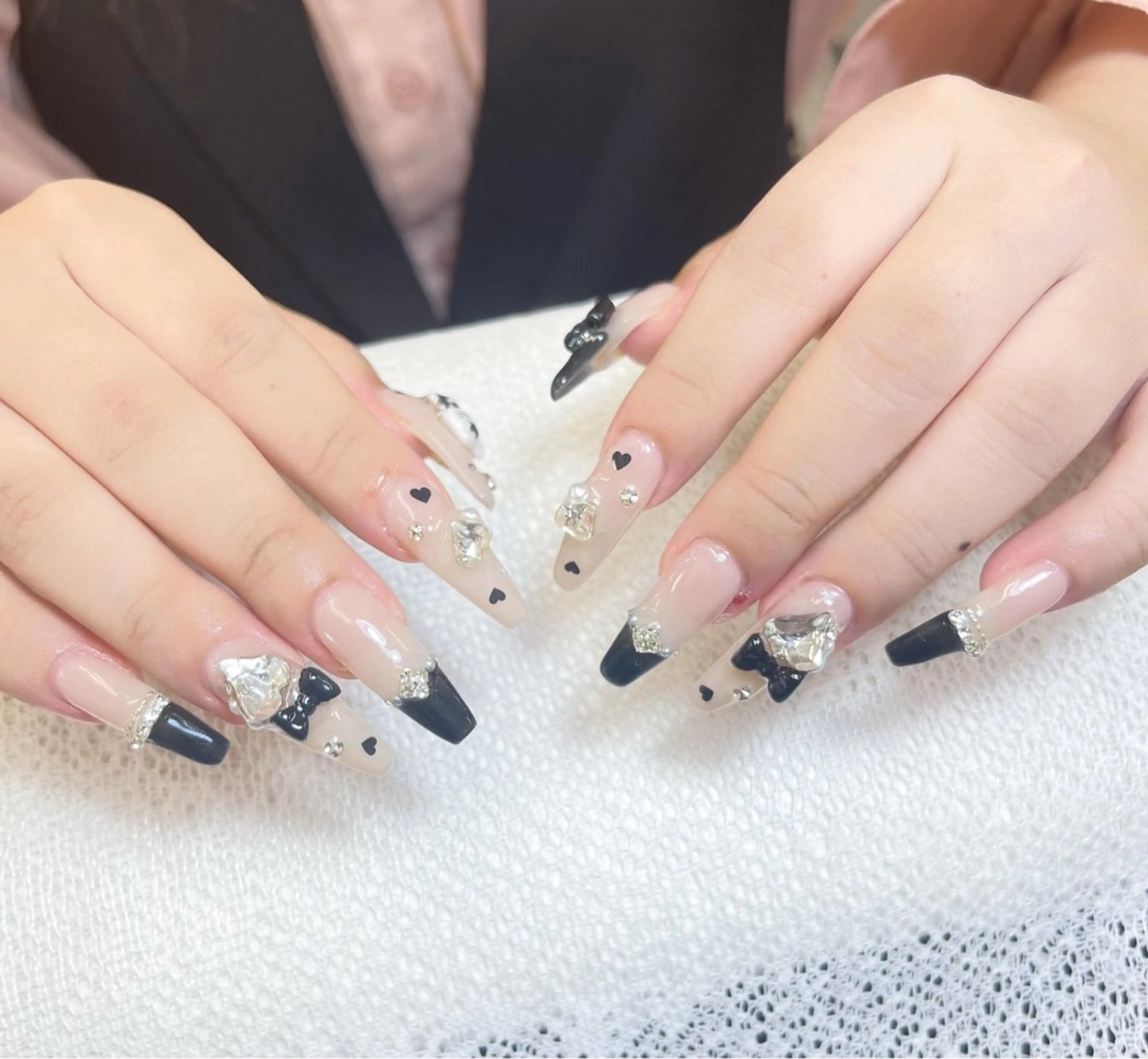 ネイル フレンチネイル ジェルネイル ガラスフレンチ ハロウィン ハート ハンドネイル H.baby Nail Salonのネイルデザイン