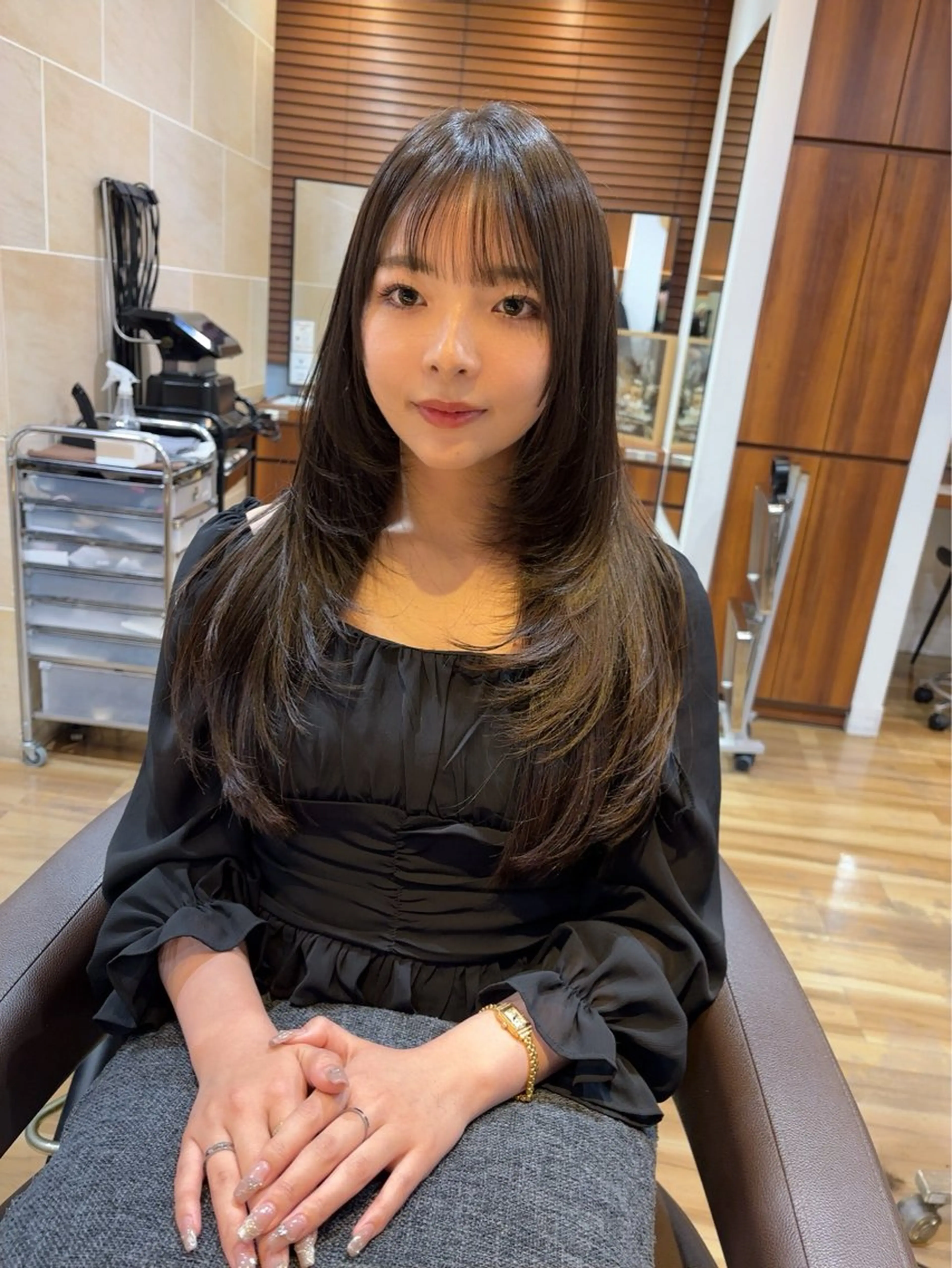 ロング カラー ロングレイヤー ブラウンカラー 透明感カラー レイヤーカット ロング カット ヘアカラー トリートメント レイヤーカット /透明感/千葉怜寿のヘアスタイル