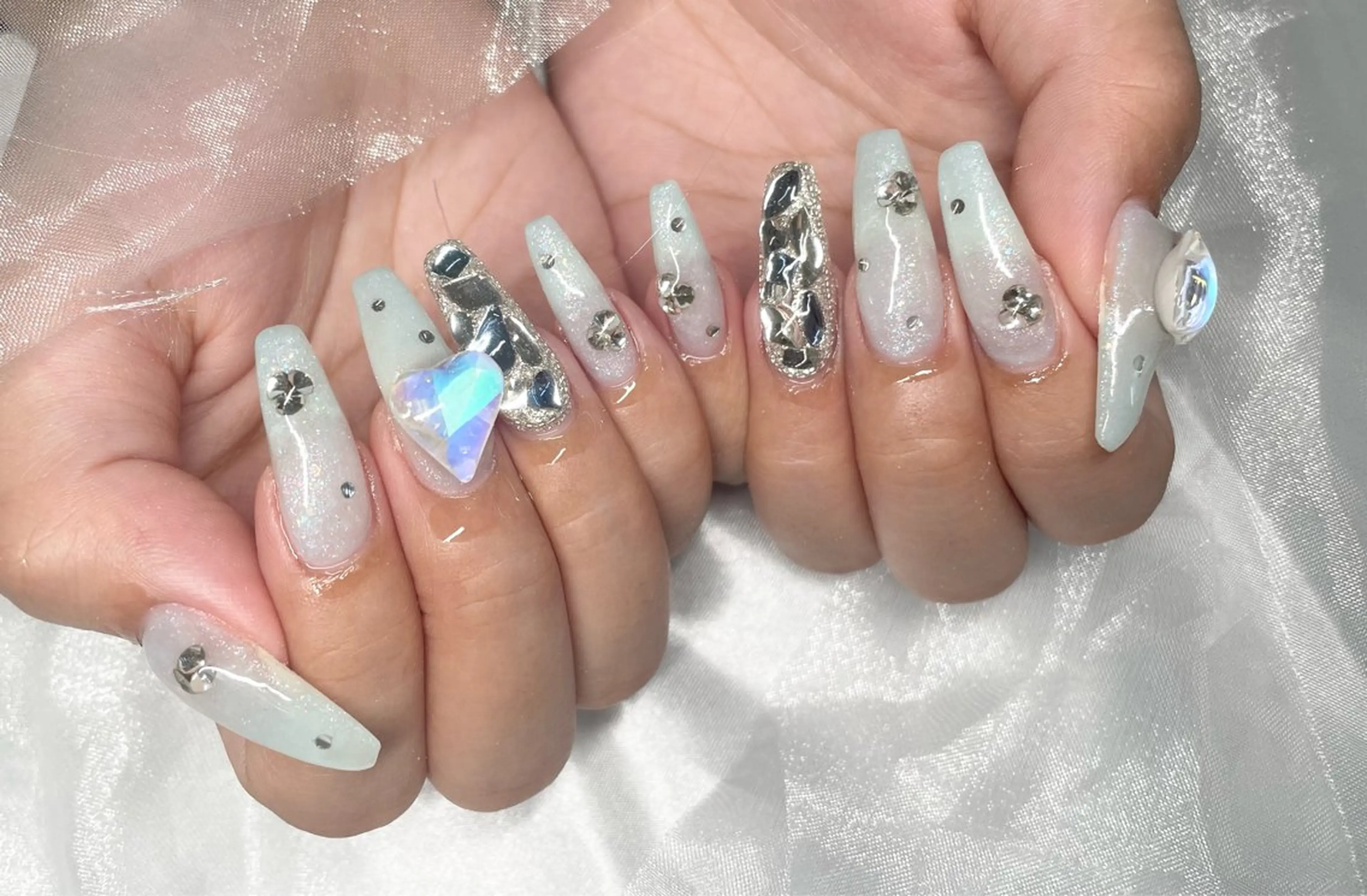 ネイル ハンドネイル Roi〈ロワ〉 Minakoのネイルデザイン