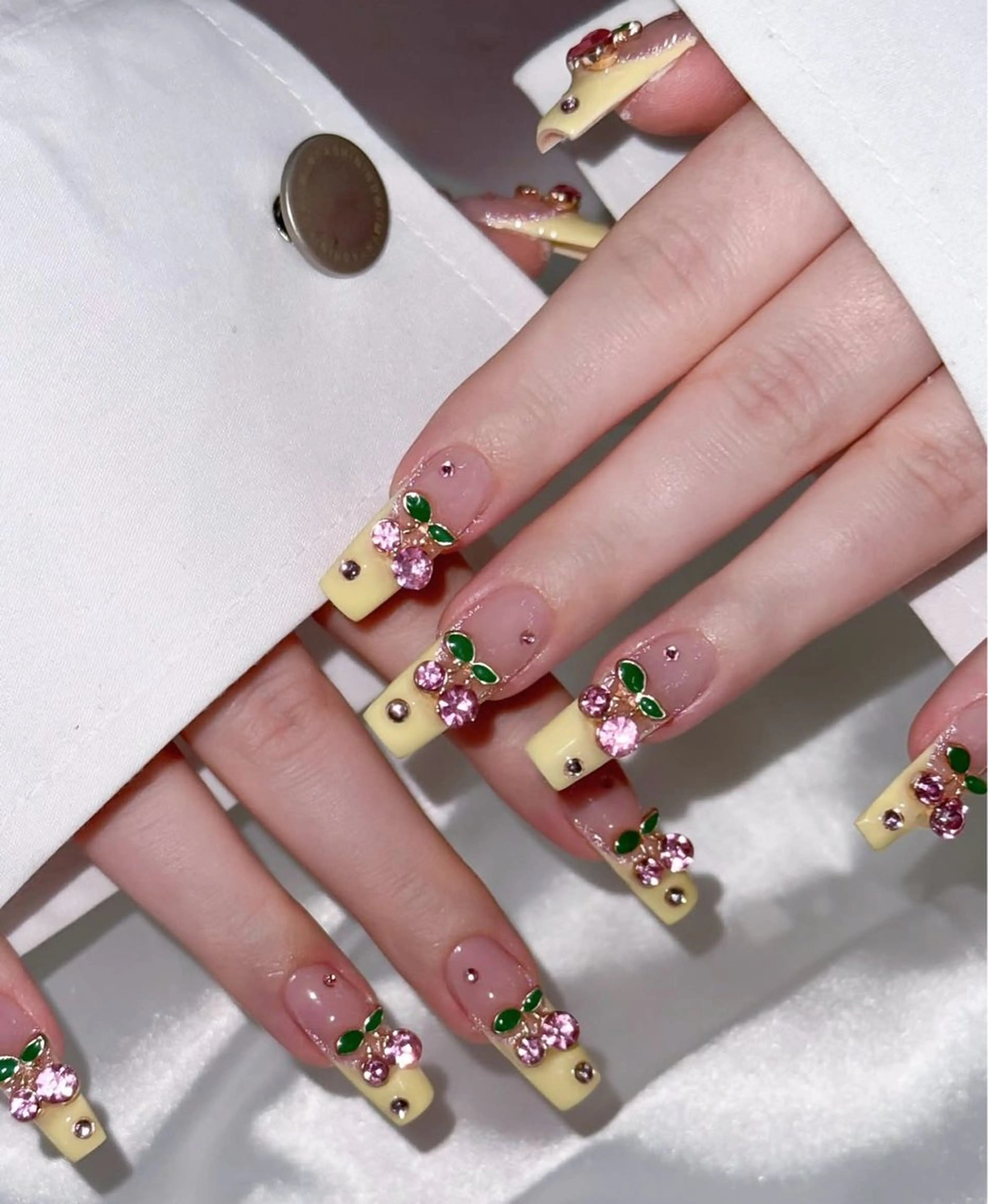 ネイル アートネイル 長さ出し ガーリー 韓国ネイル 持ち込み Rin Nail 新大久保店のネイルデザイン