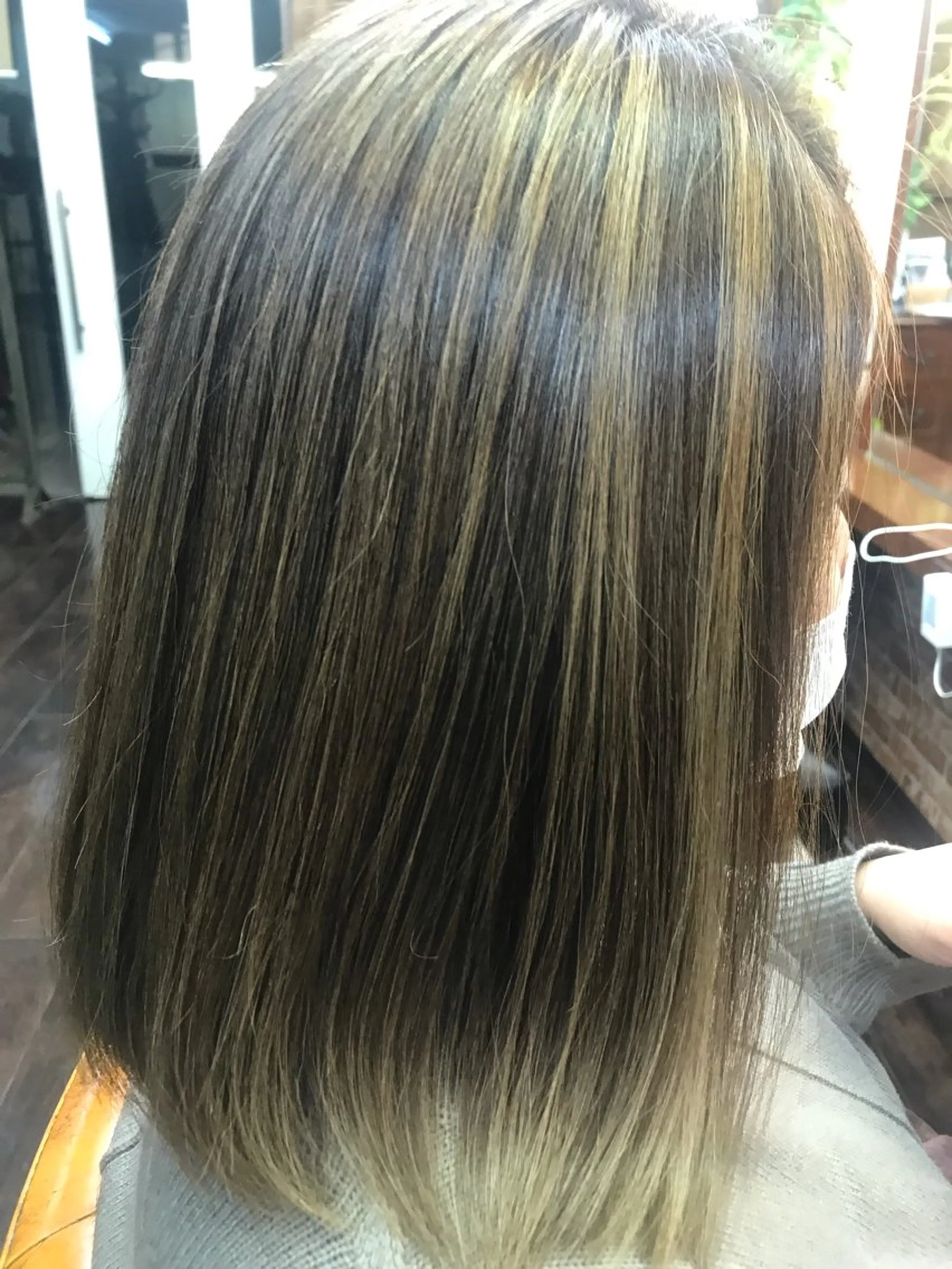 セミロング カラー 桧山 真のヘアスタイル