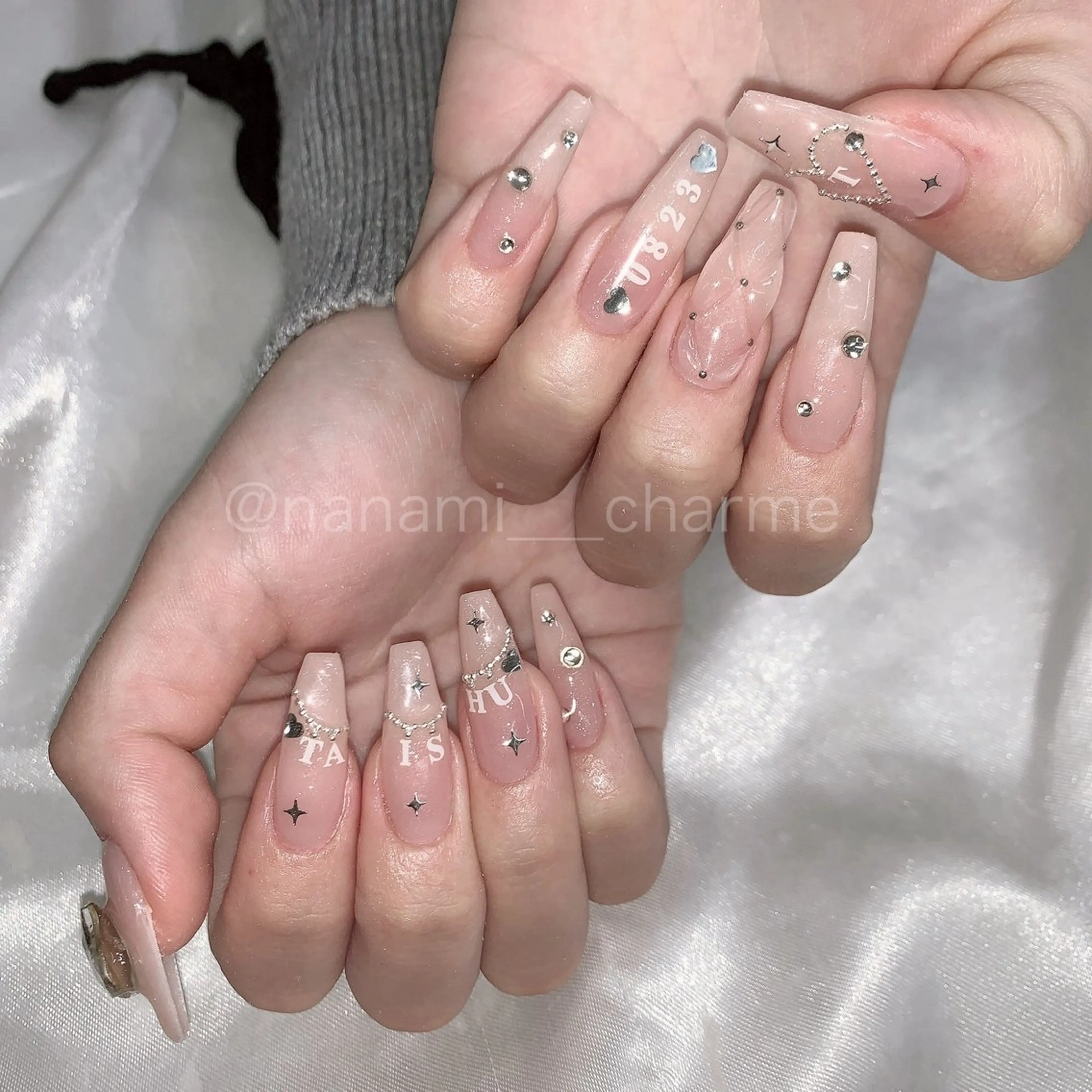 ネイル アートネイル ハート 黒江 菜々美のネイルデザイン