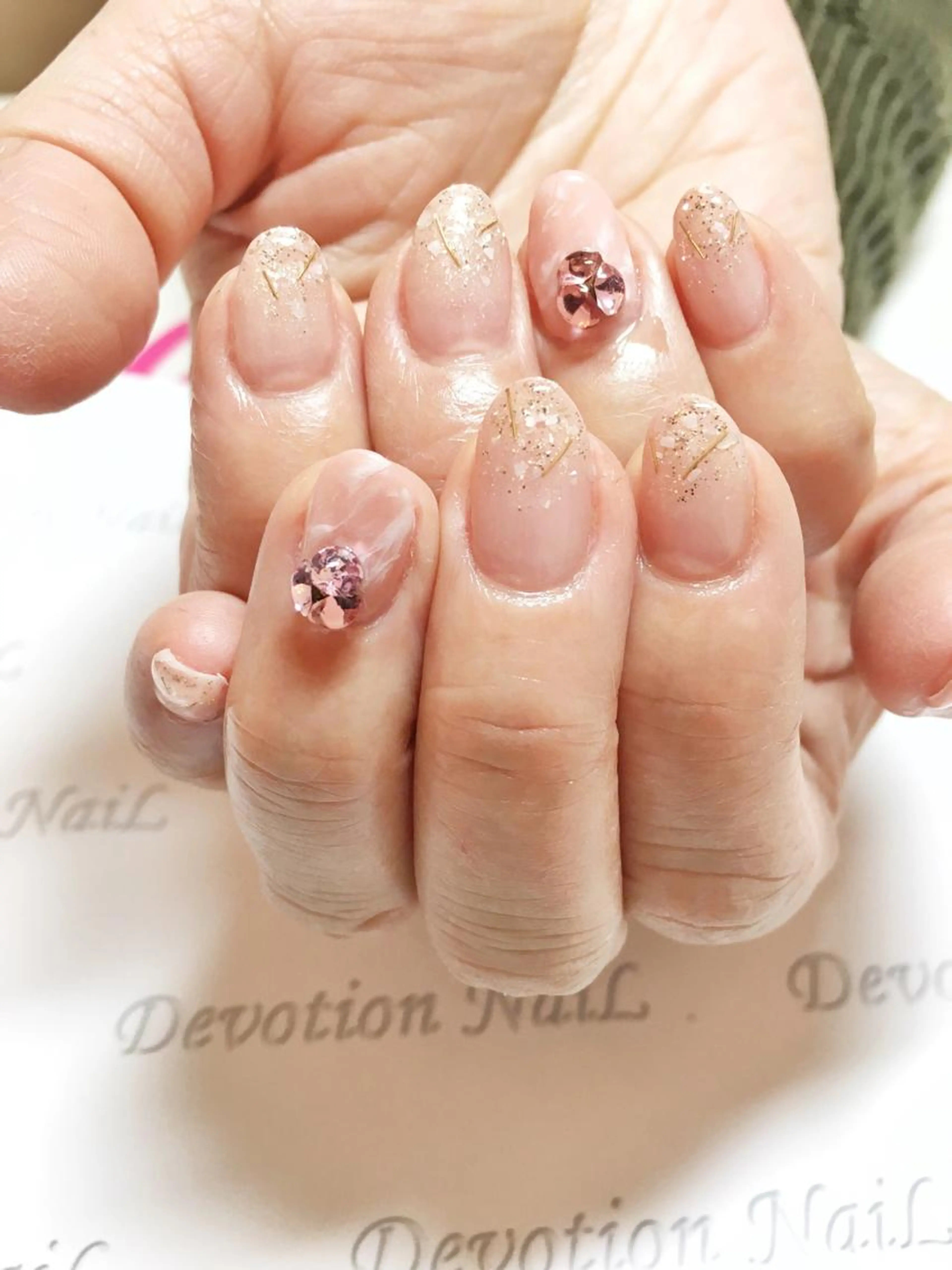 誰でも使える《minimo限定》ジェルネイル+お任せ2本アートコースの写真