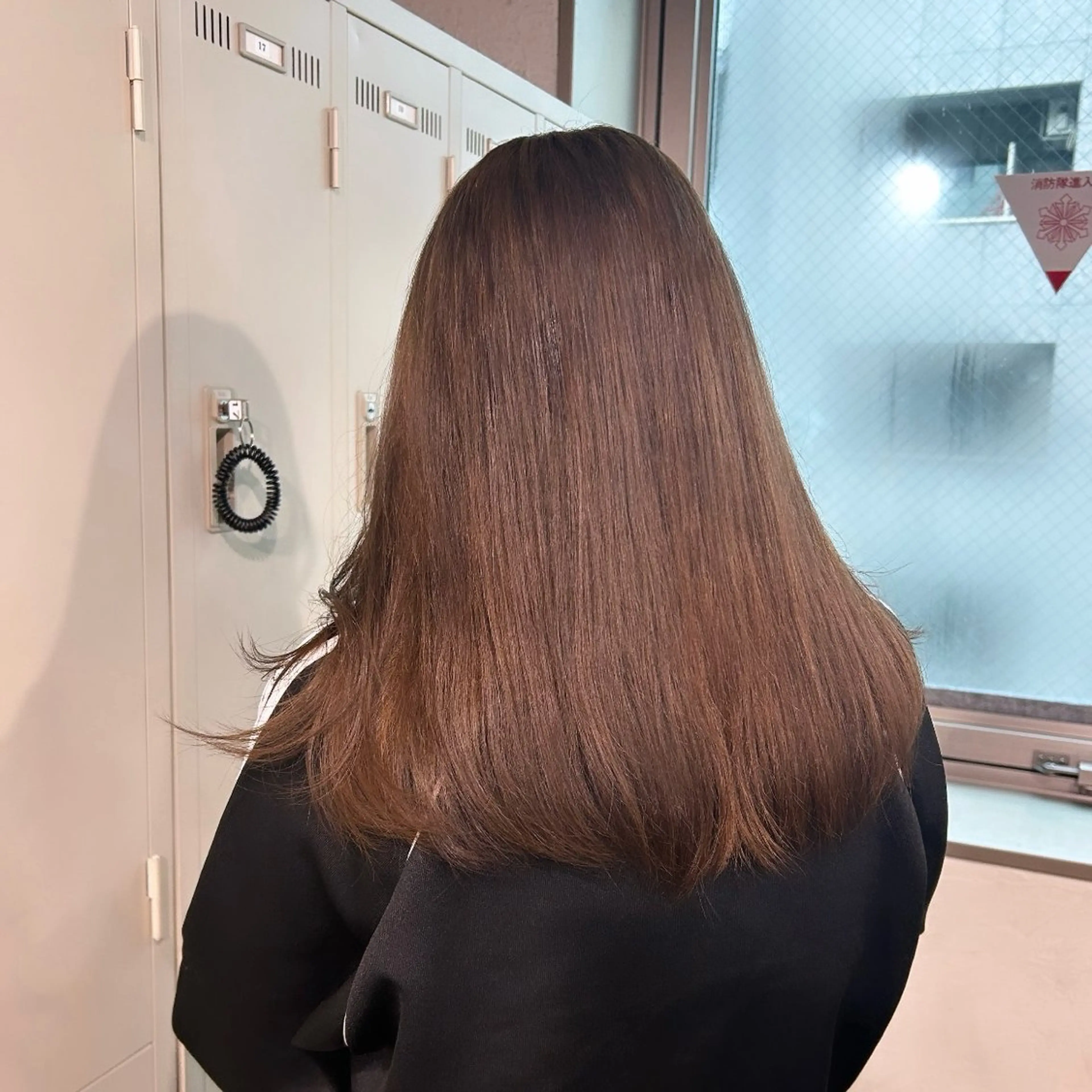 ミディアム IS所属・横浜美容室/透明感 カラー/レイヤーのヘアスタイル