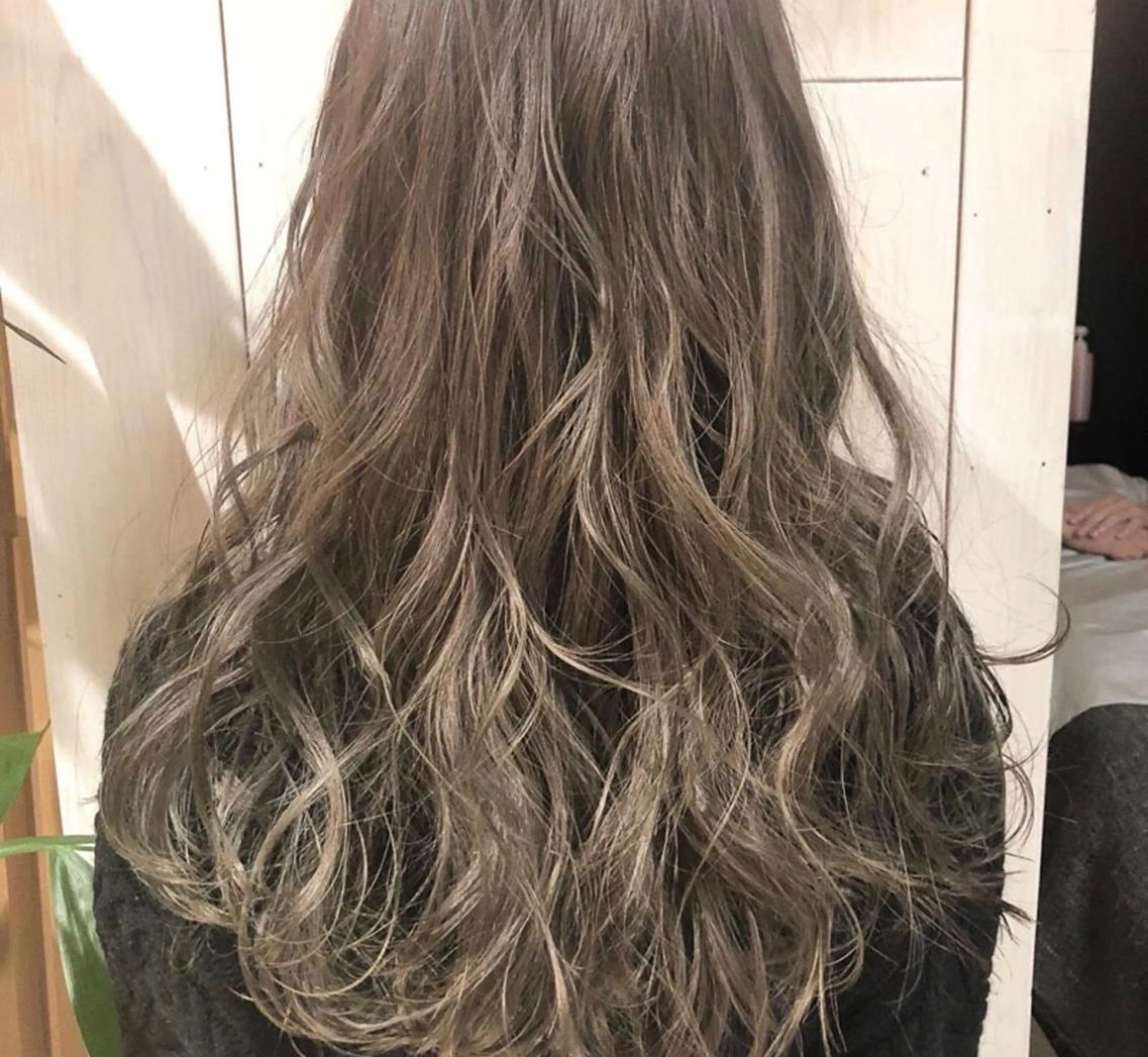 セミロング カラー ヘアアレンジ エリアマネージャー 復活の大澤竜馬のヘアスタイル