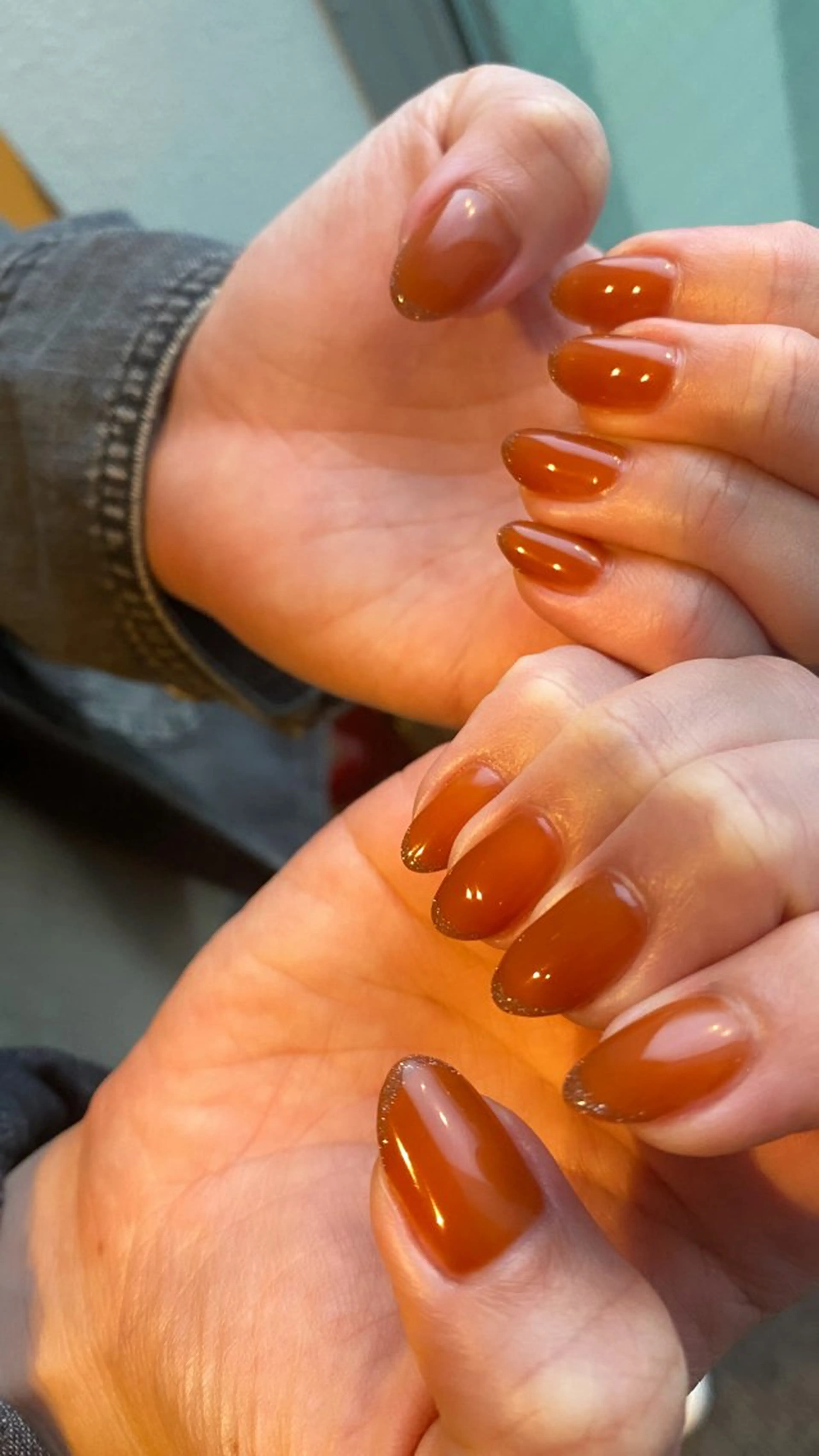 ネイル ブラウン フラッシュネイル フレンチネイル ワンホンネイル 冬ネイル ハンドネイル 13日3980円‼️ マグもデザインも◎のネイルデザイン