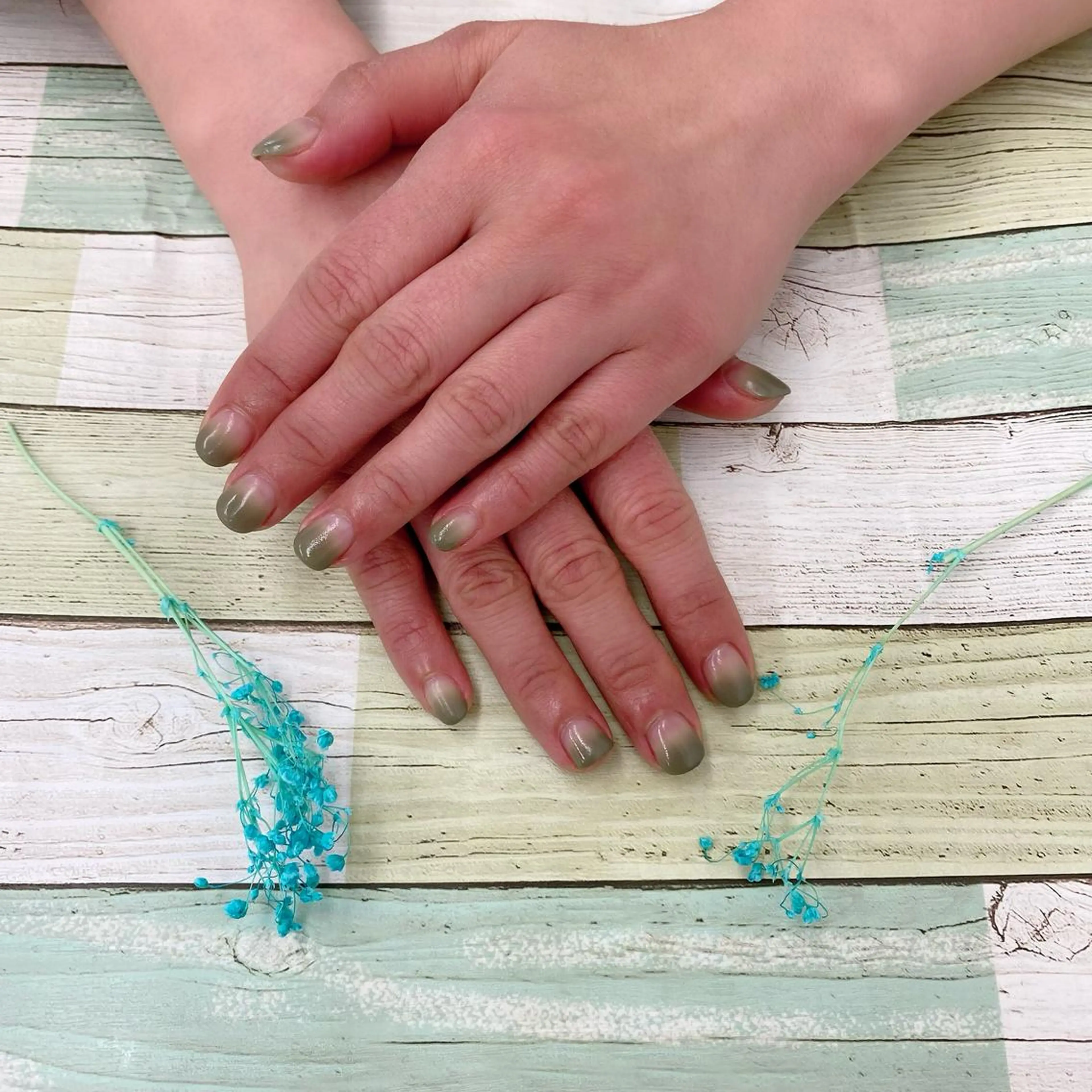 ネイル Can I Dressy  溝ノ口店所属・F. Neneのネイルデザイン