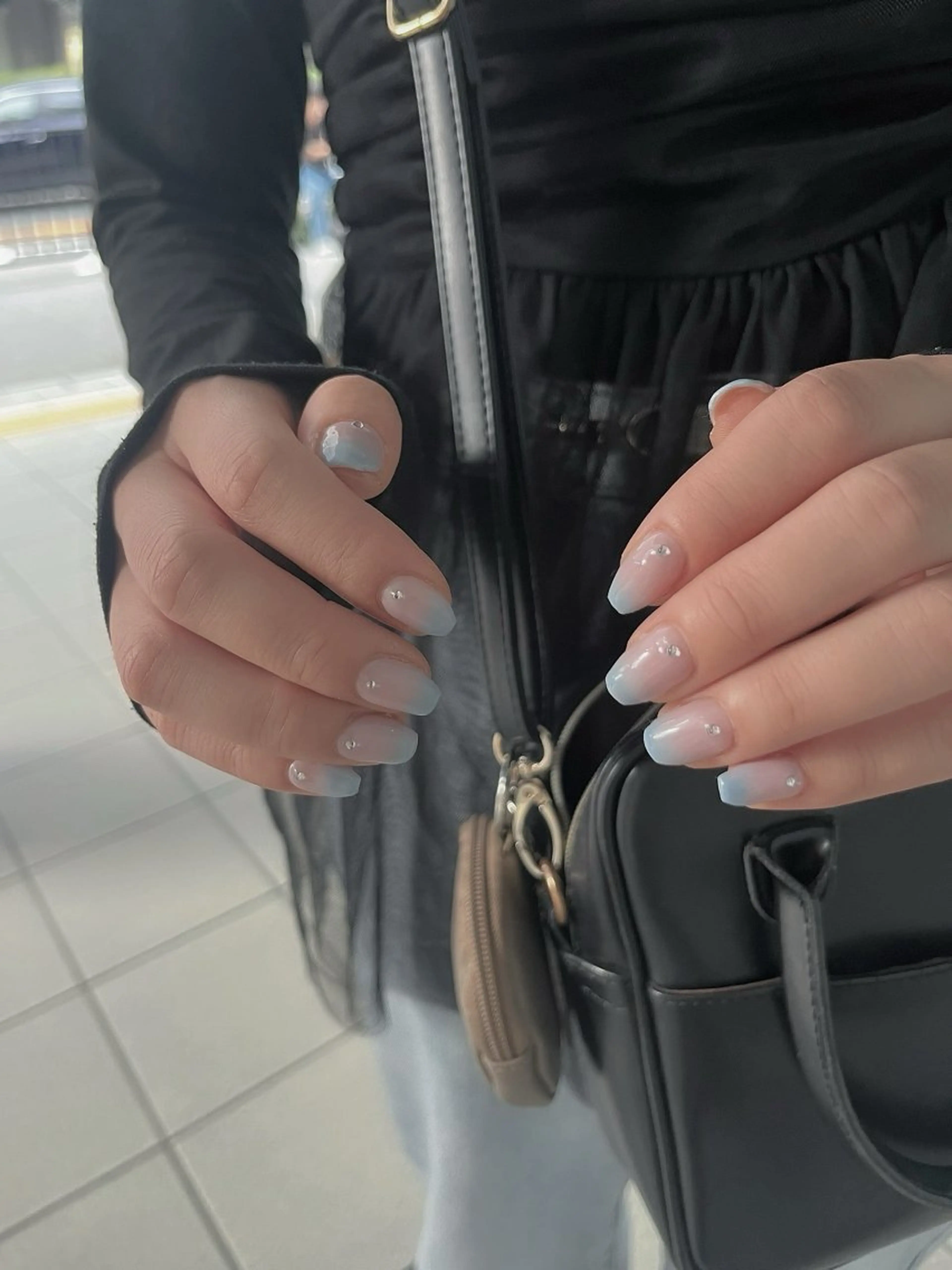 ネイル グラデーション キラキラネイル 水色 ピンク シンプルネイル ハンドネイル chai 上本町 sakuraのネイルデザイン