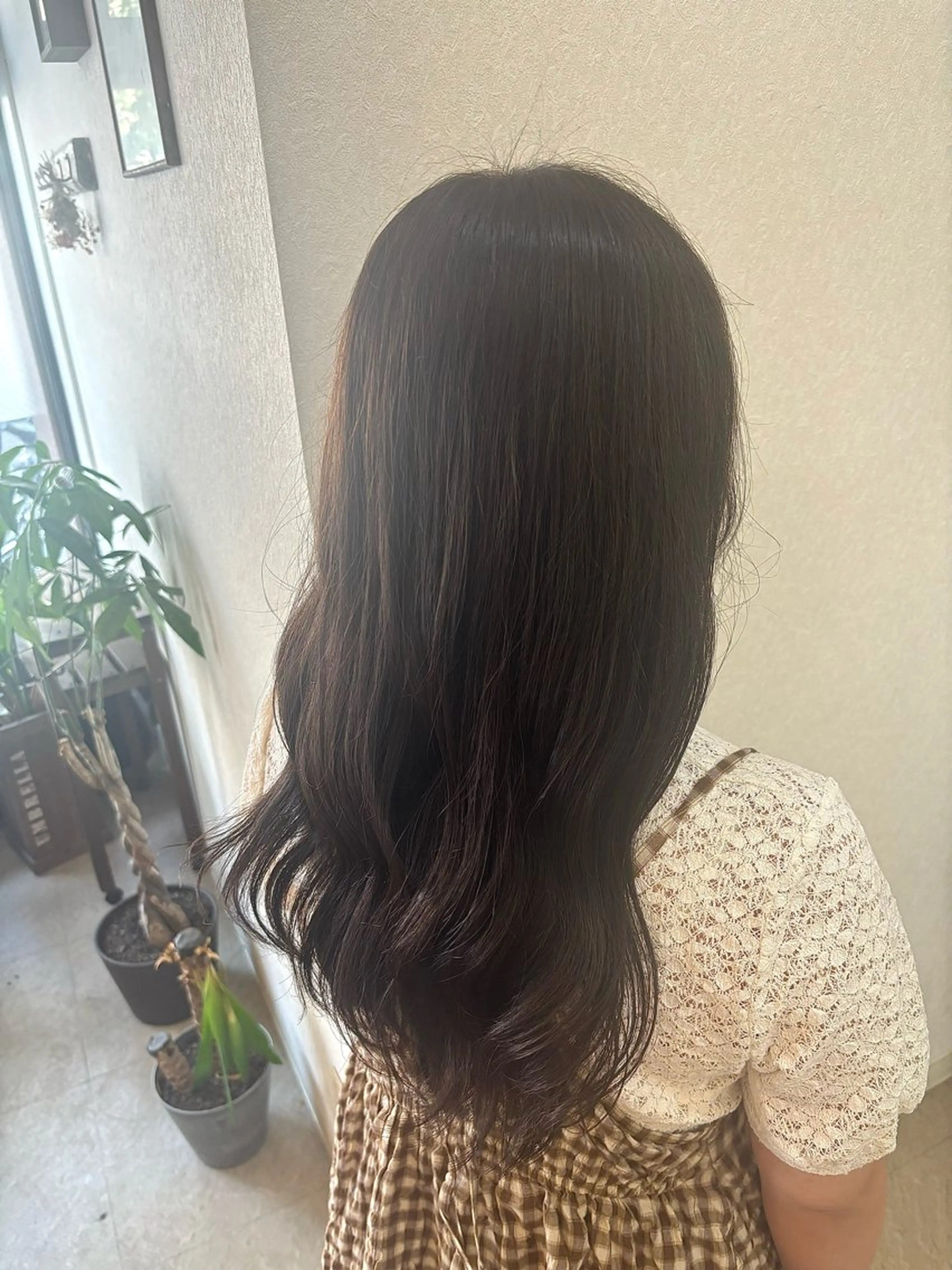 ロング カラー グレージュ 田邊 汐音のヘアスタイル