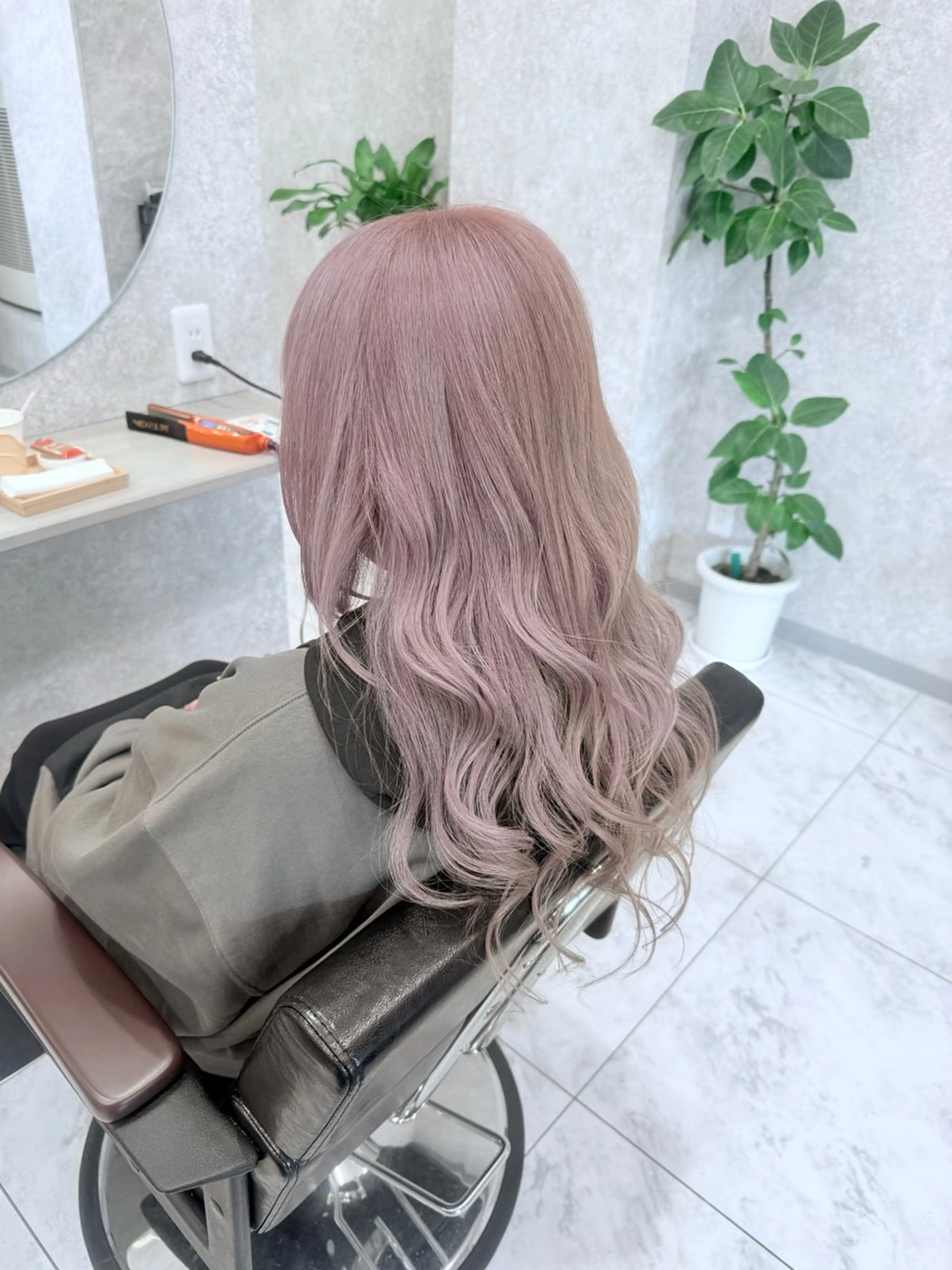 セミロング カラー ブリーチ ケアブリーチ デザインカラー ダブルカラー ハイトーンカラー ヘアカラー 🌈派手髪ハイトーン 🌈鈴木亮太🌈のヘアスタイル