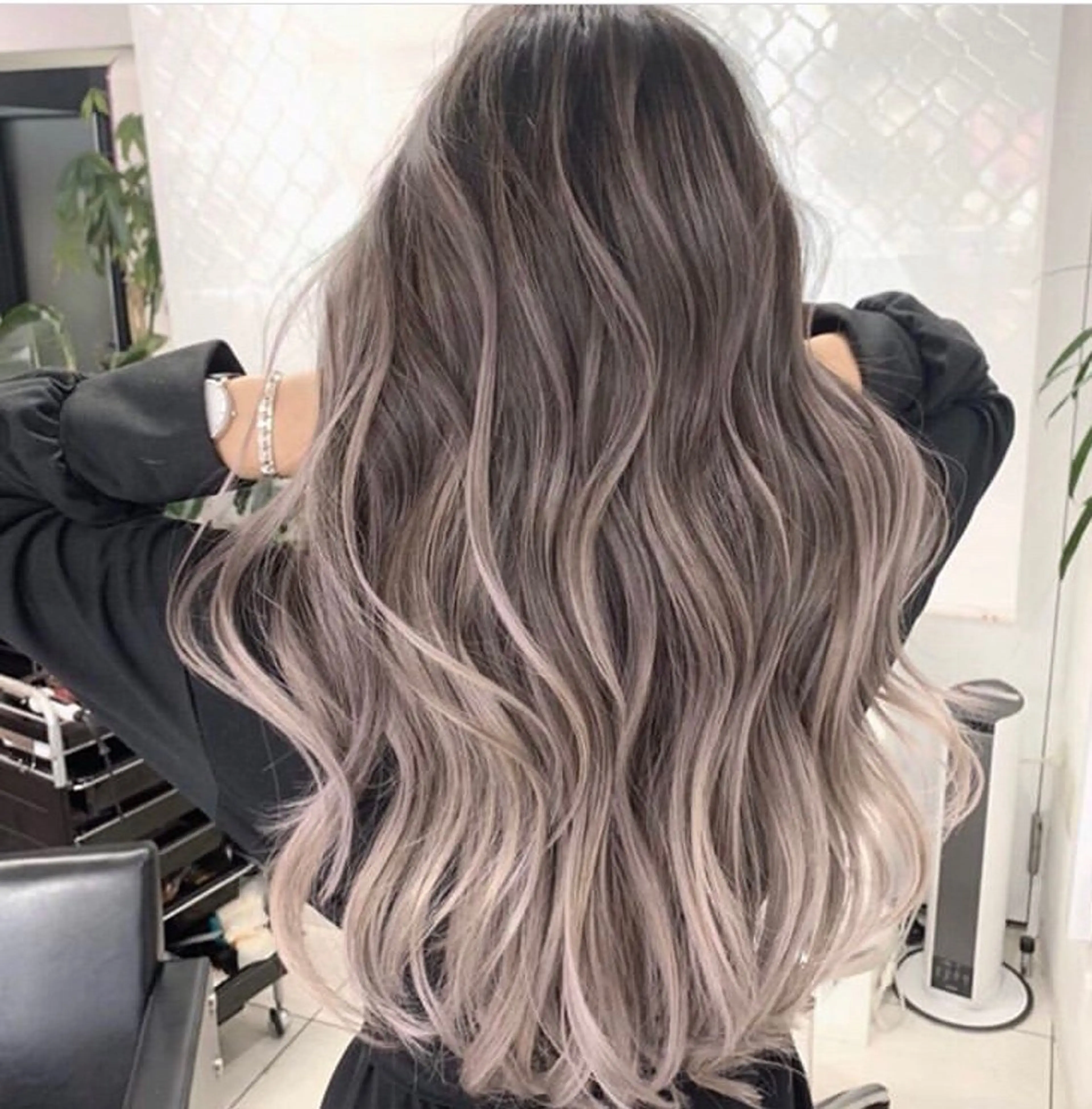 ロング カラー ‼️最新ハネエクステ 原宿のヘアスタイル