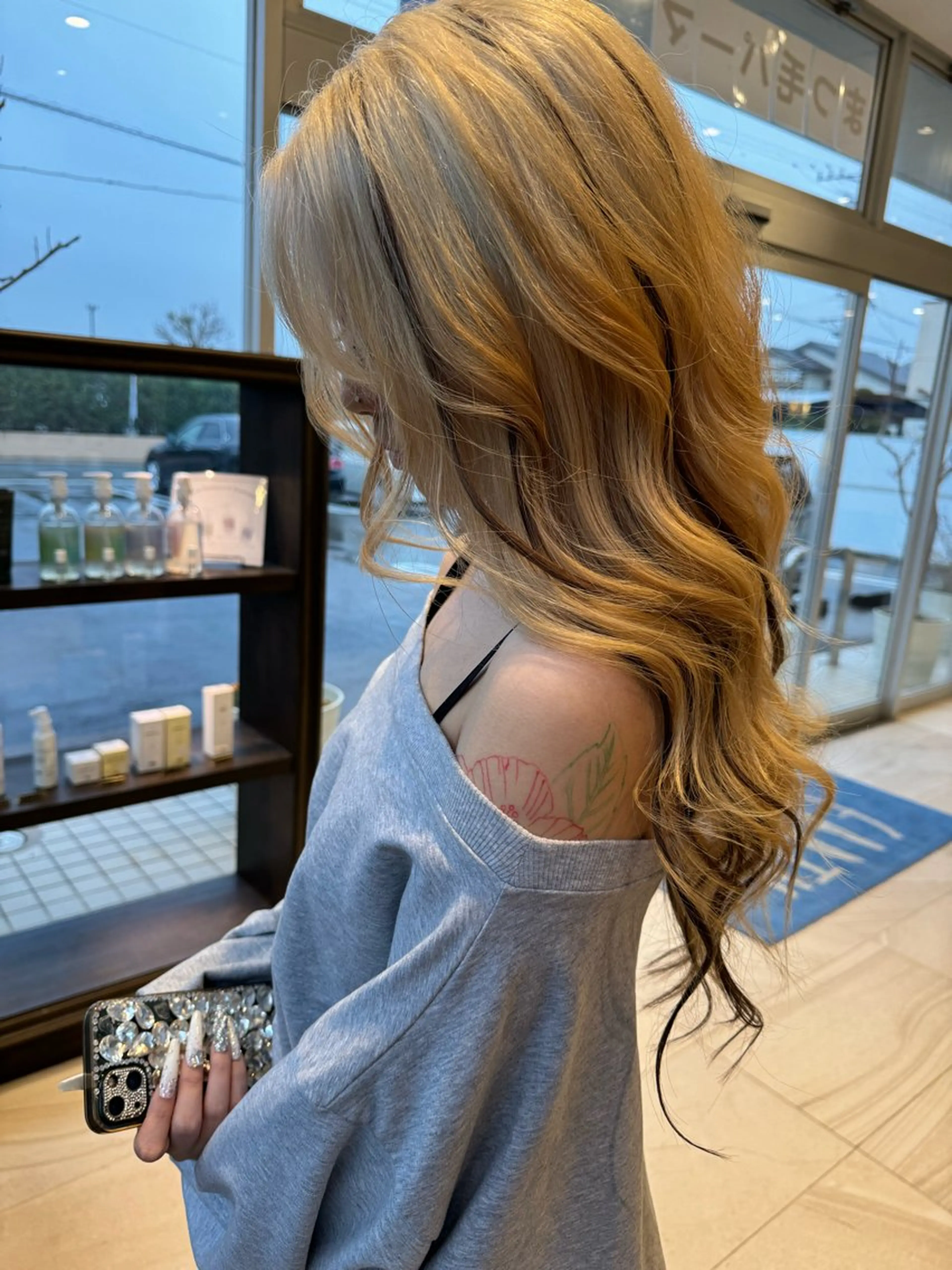 ロング 松永 果菜のヘアスタイル