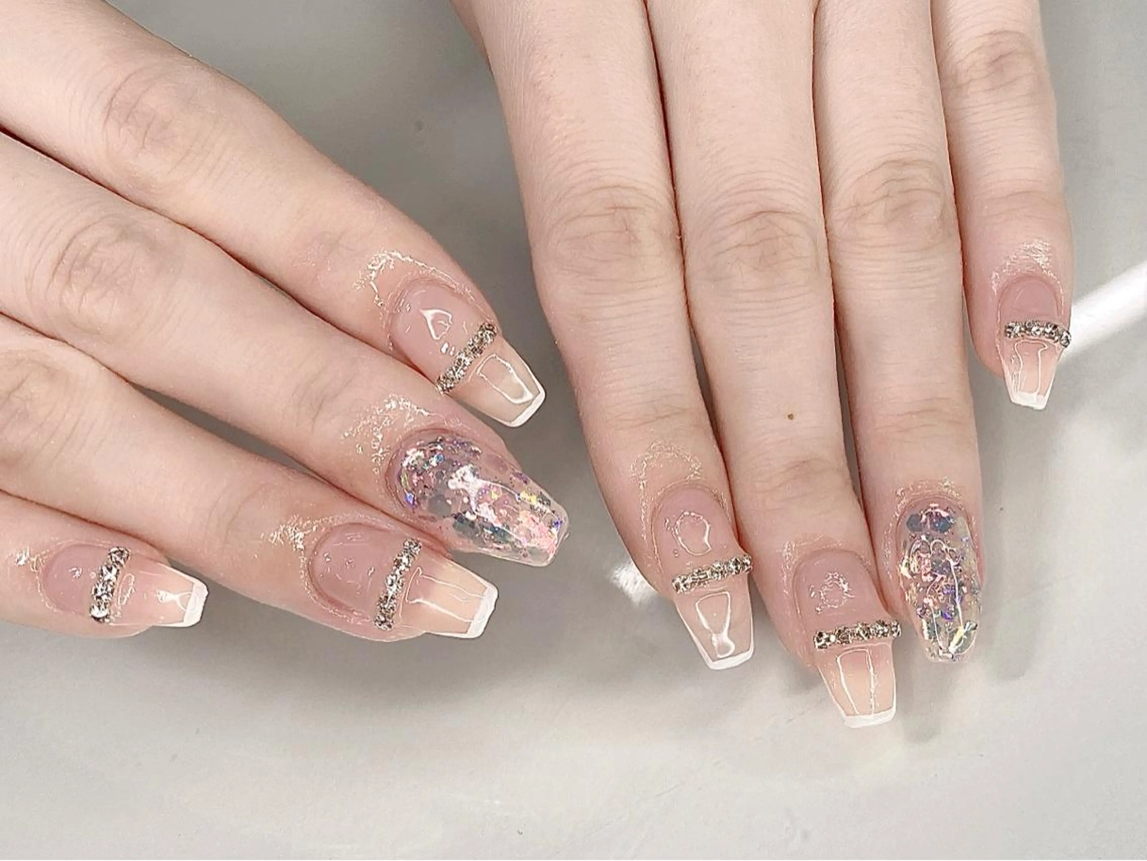 ネイル ハンドネイル I-nailロング /ワンホン/キラキラのネイルデザイン