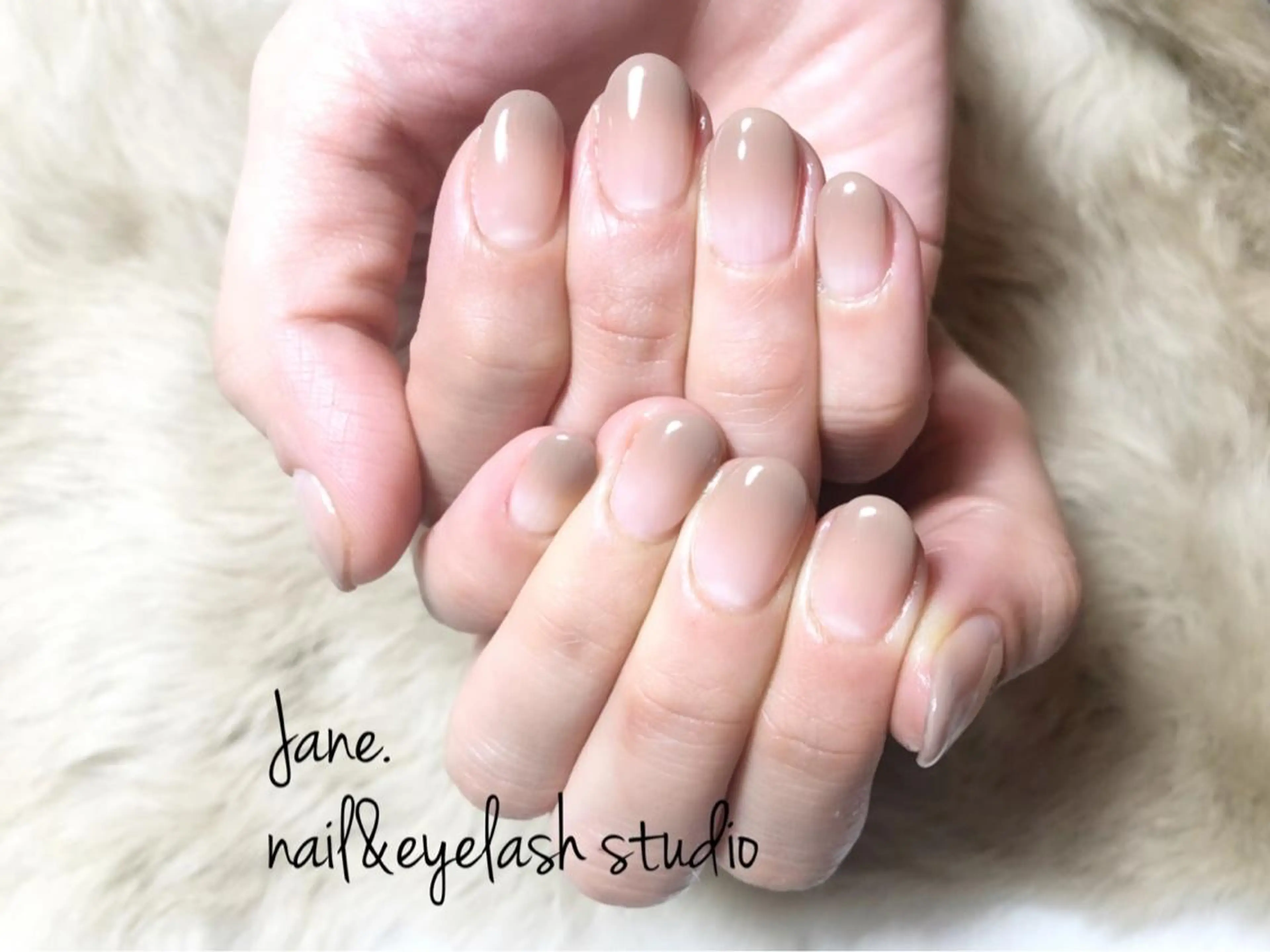 ネイル Yakko pas á pasのネイルデザイン