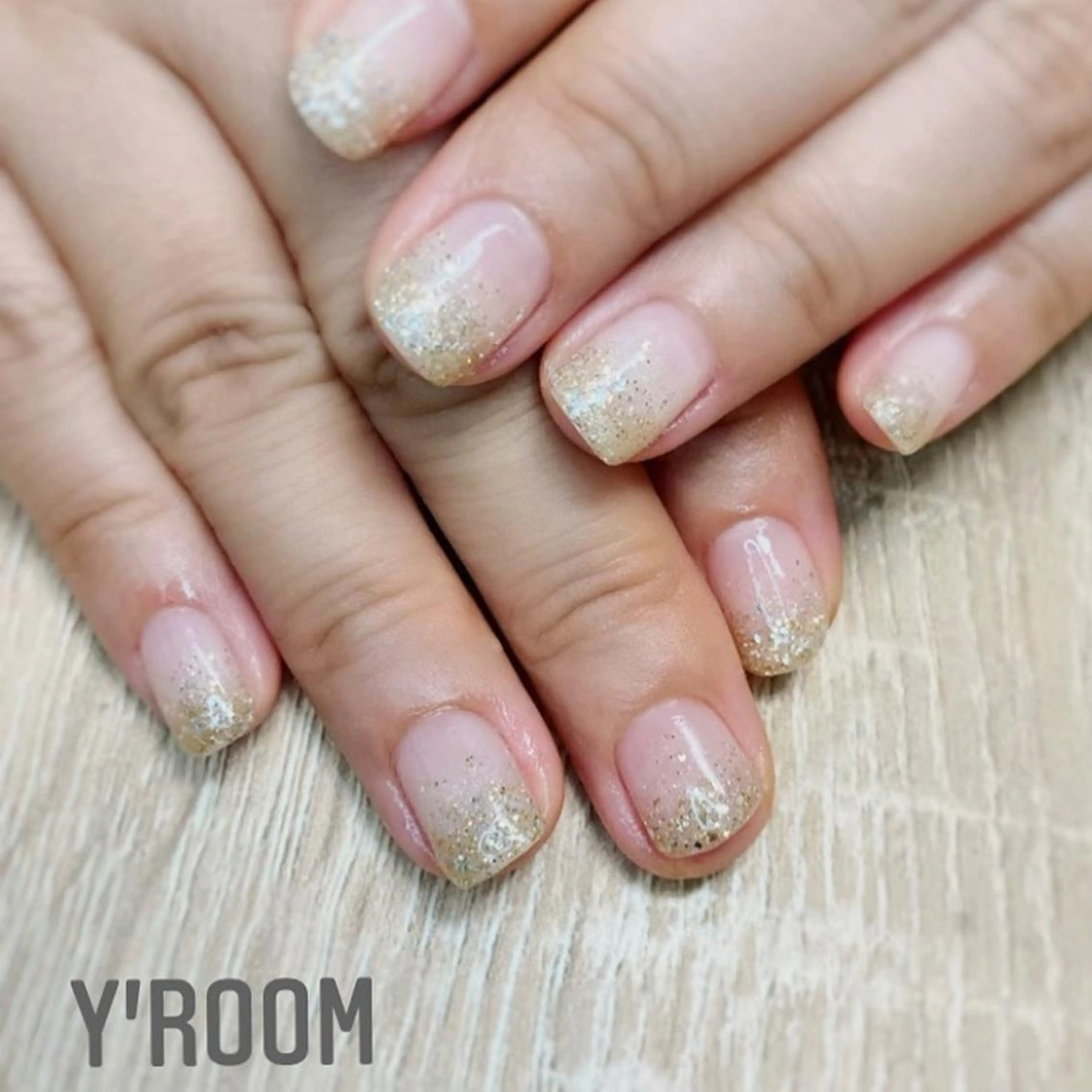 ネイル オーロラネイル フラッシュネイル フットネイル ジェルネイル グラデーション YUKA （ネイリスト）のネイルデザイン