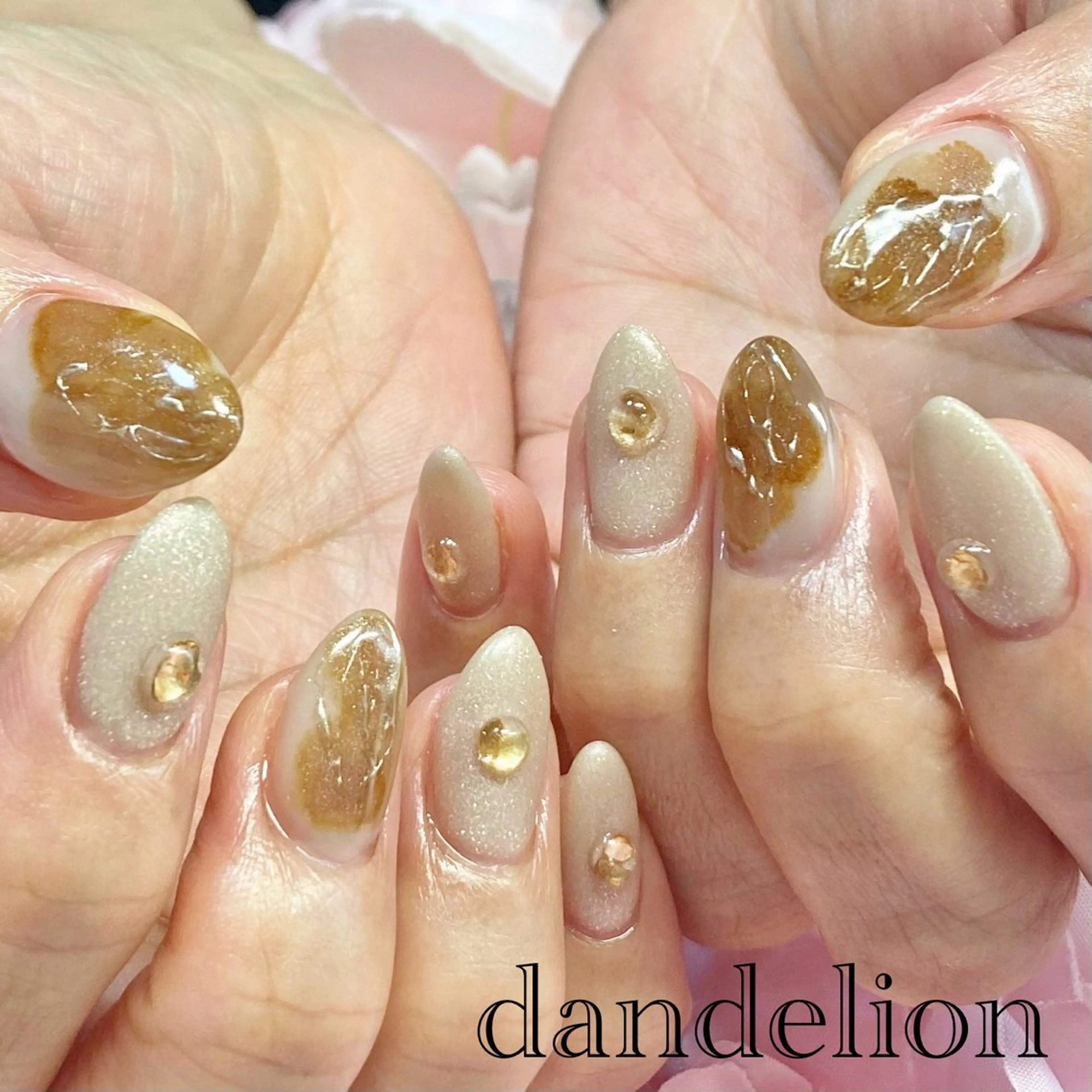 ネイル ハンドネイル ハンドケア dandelion ダンデライオンのネイルデザイン