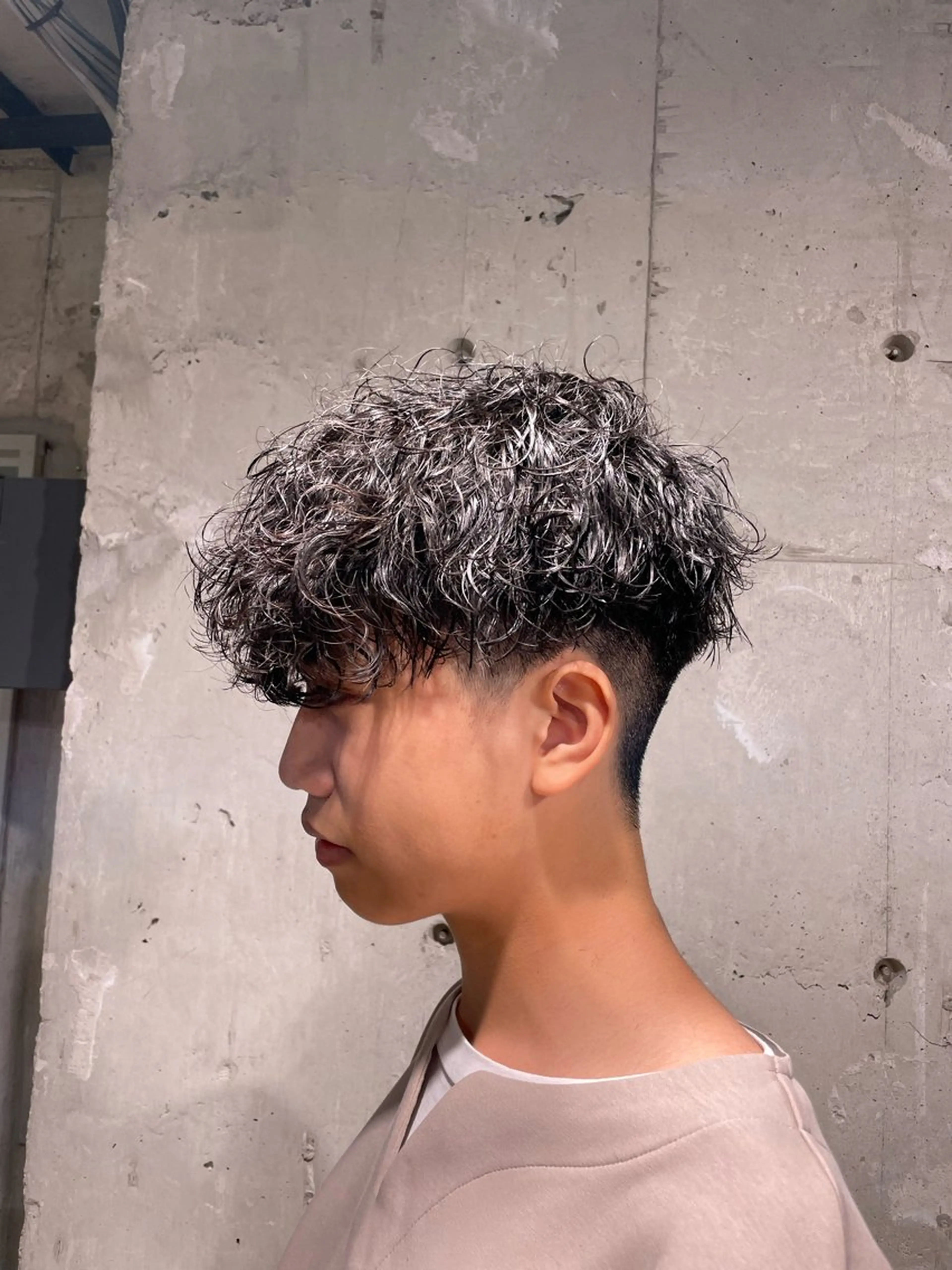 パーマ メンズ カット ヘアカラー トリートメント 艶髪/透明感🪽 DISCO🪽のヘアスタイル