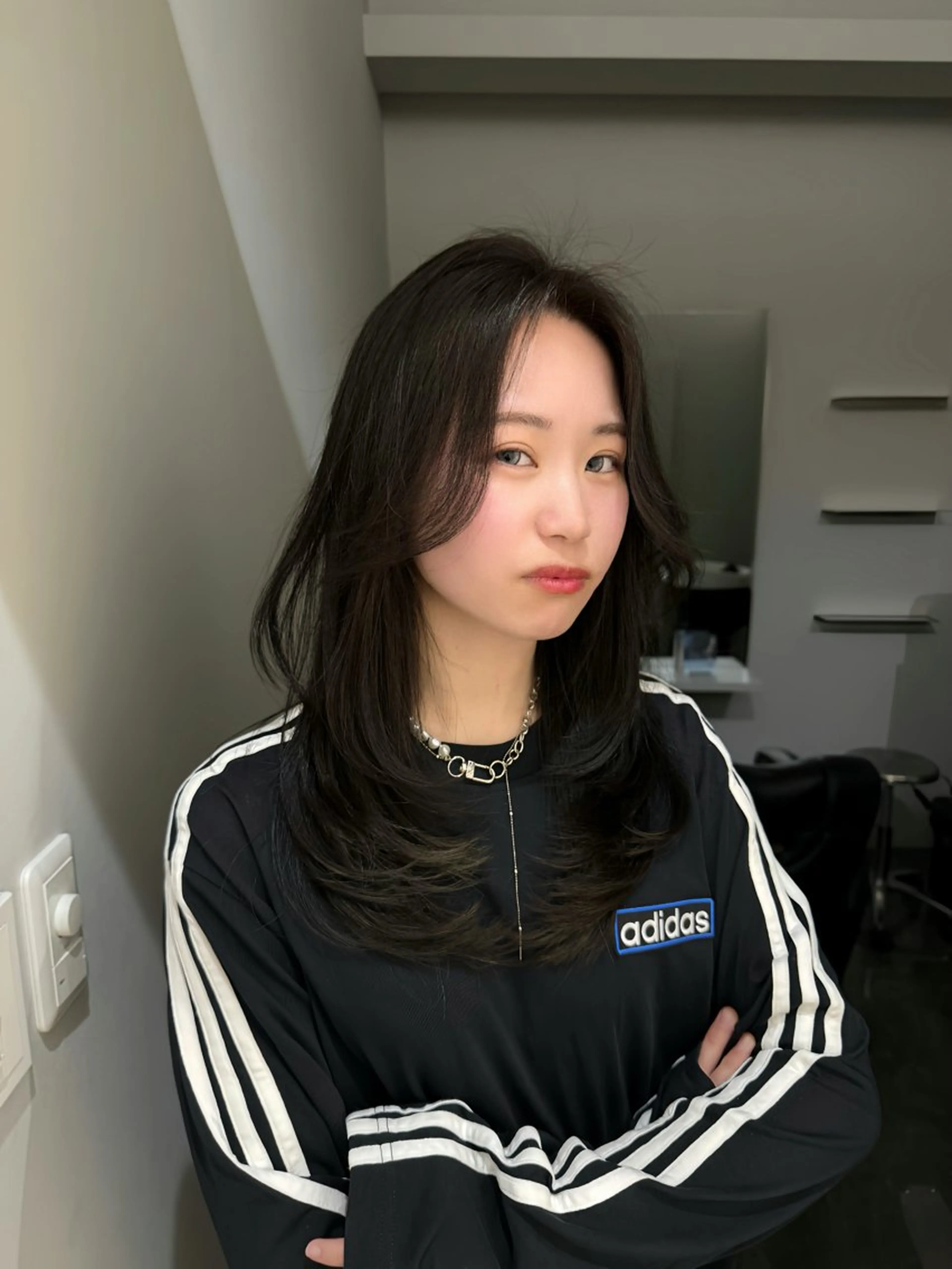 ロング カラー 黒髪 ブルーカラー ブルーブラック グレージュ オリーブグレージュ カット ヘアカラー トリートメント レイヤー/艶カラー /韓国ヘア/高松のヘアスタイル