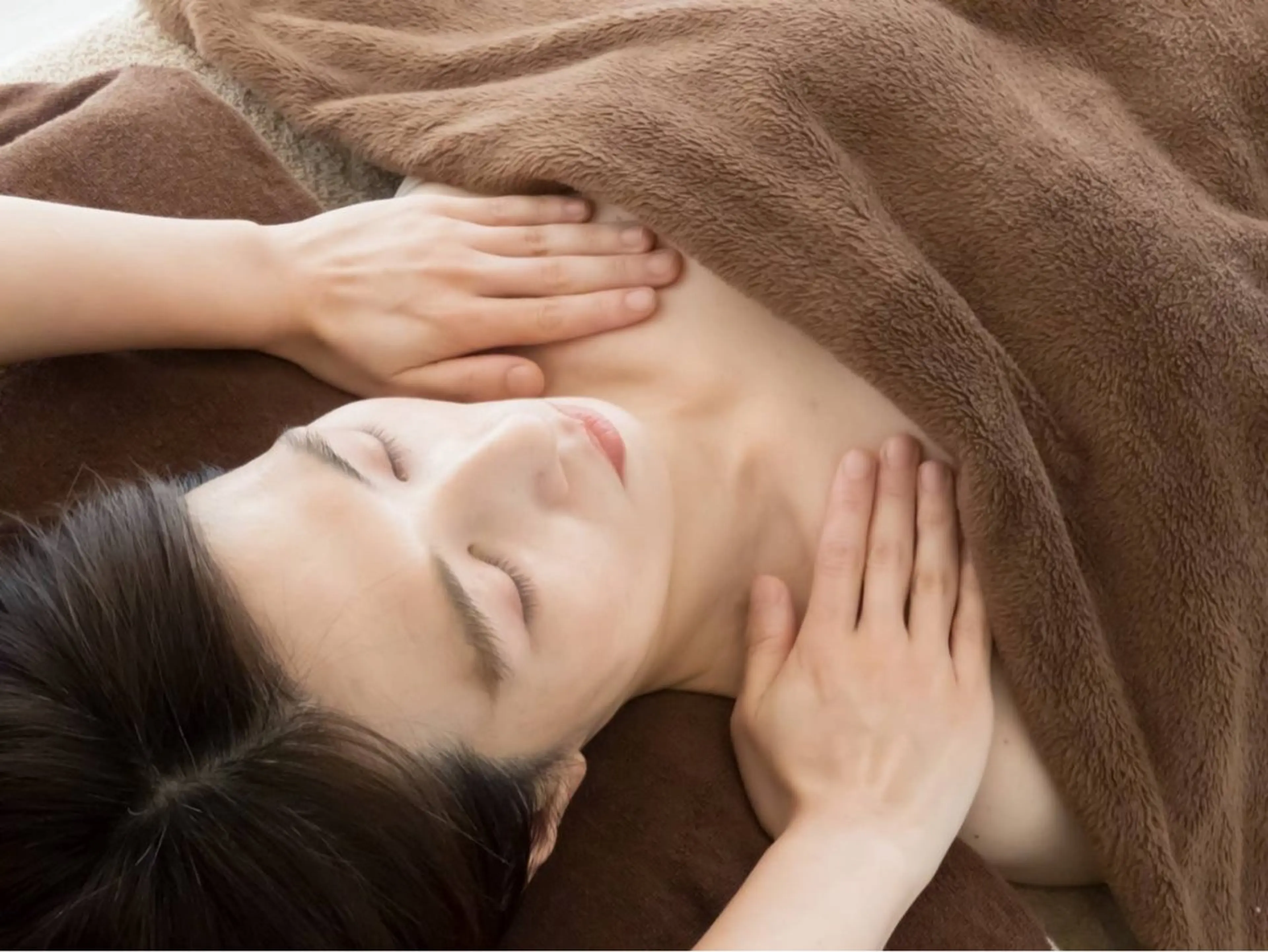 ZAYONでしかできない‼️漢方パックと美容鍼でお肌のキメを整えお肌のくすみを解消❣️ヘッドスパオイルマッサージ付き🎀の写真