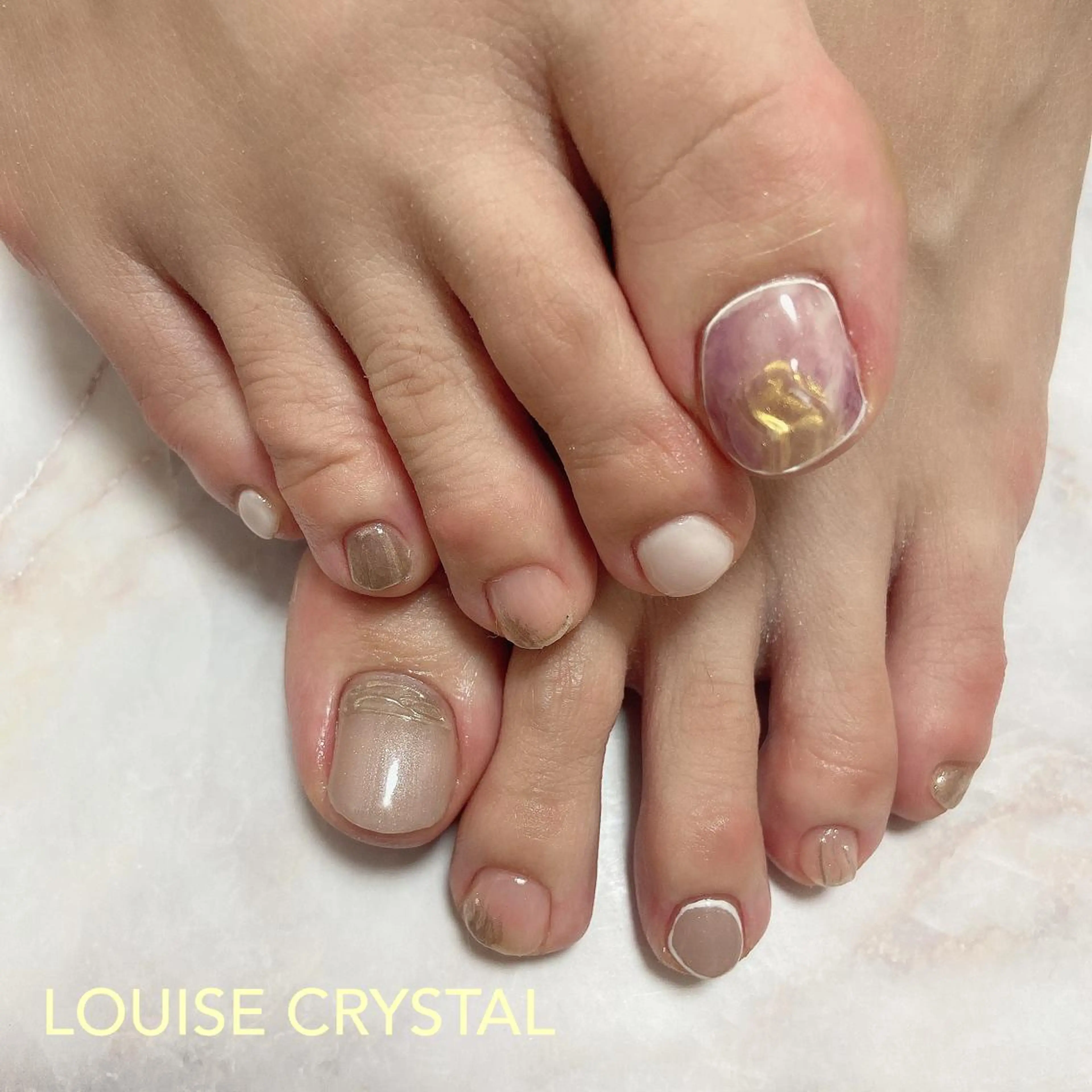 ネイル フットネイル フットネイル LOUISE CRYSTALのネイルデザイン