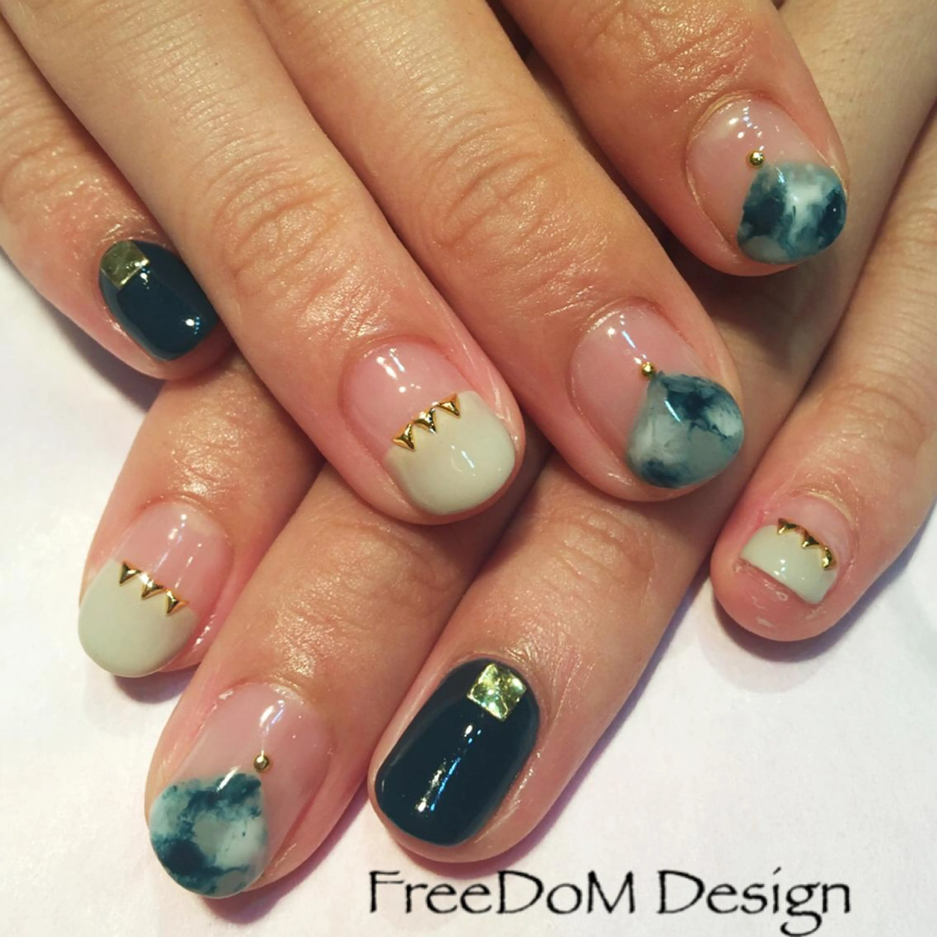 ネイル アートネイル ＦreeDoＭ   Design所属・W KUMIのネイルデザイン