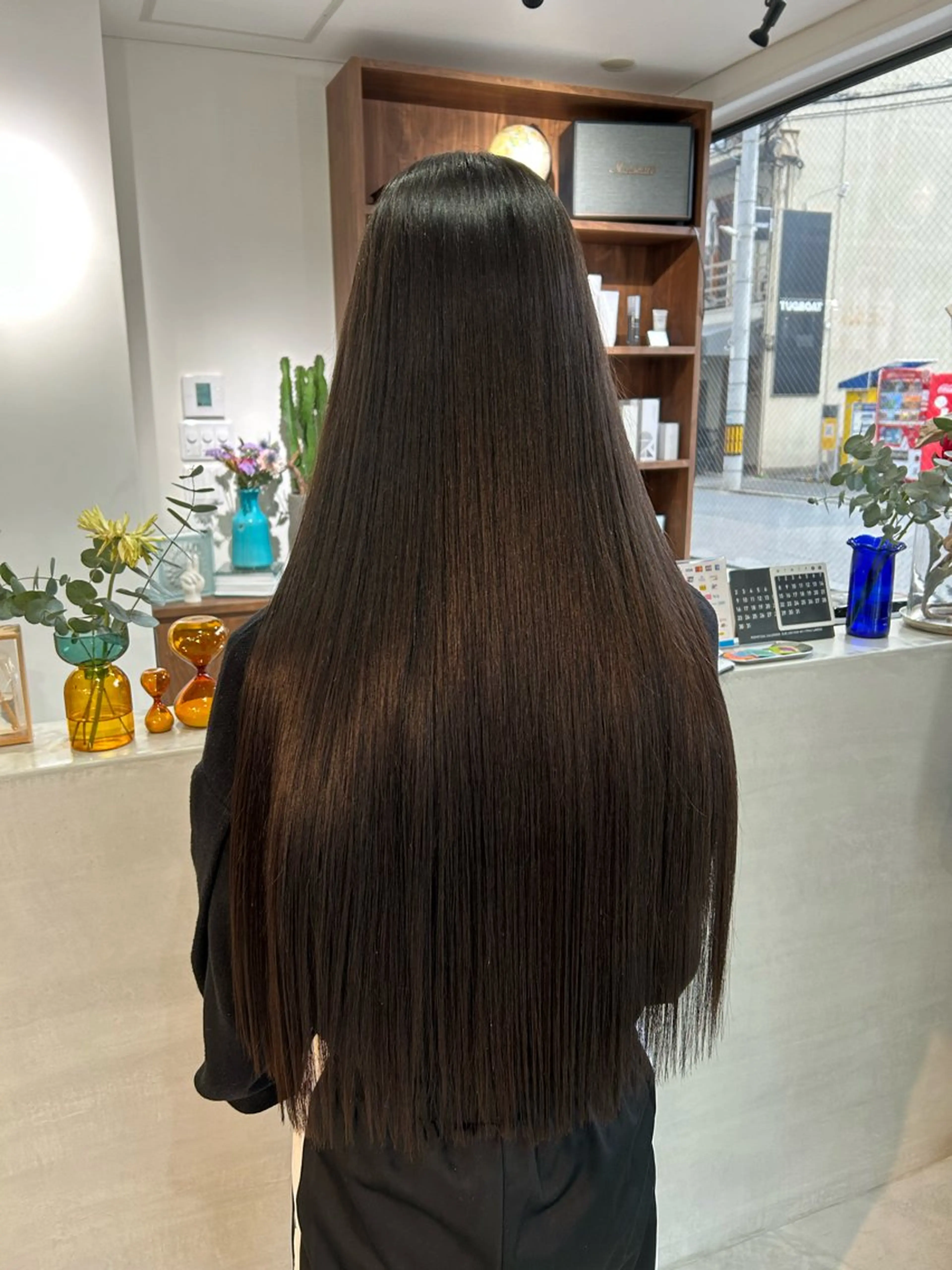 ロング 縮毛矯正 トリートメント (h)wim ウィムのヘアスタイル