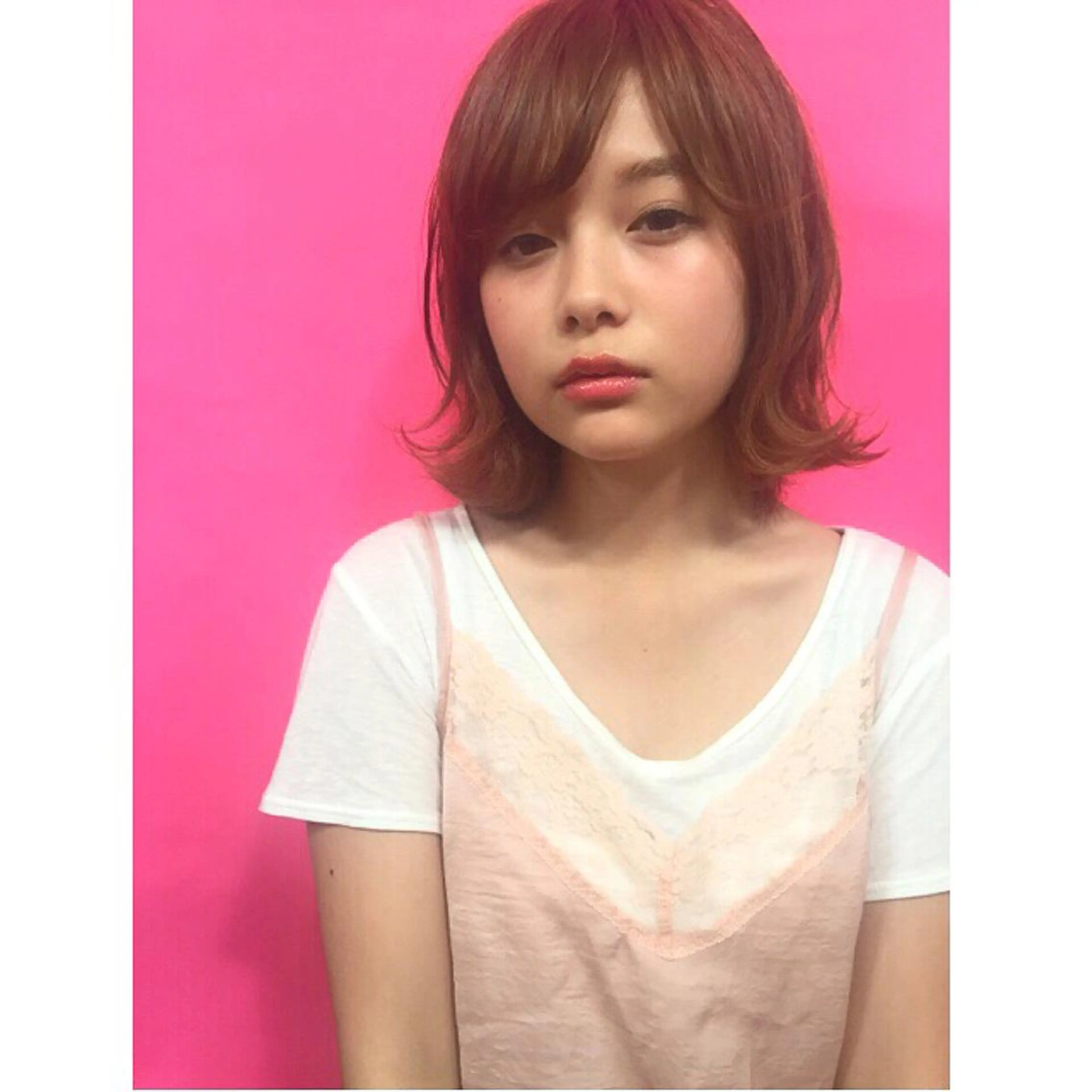 ショート ミディアム ボブ 外ハネヘア 齋藤 咲のヘアスタイル